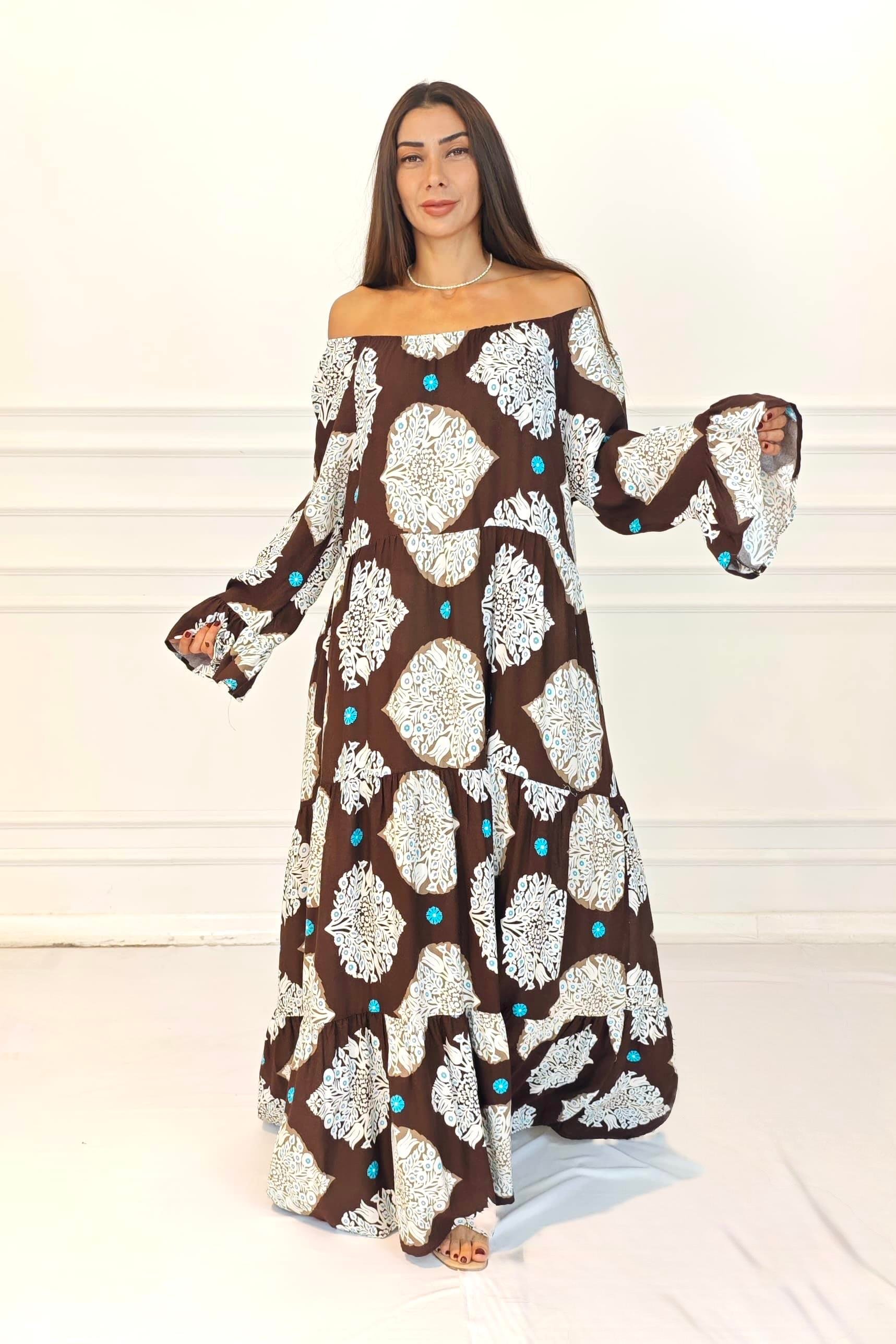 Kahverengi Madonna Yaka Desenli Eteği Kat Kat Uzun Elbise