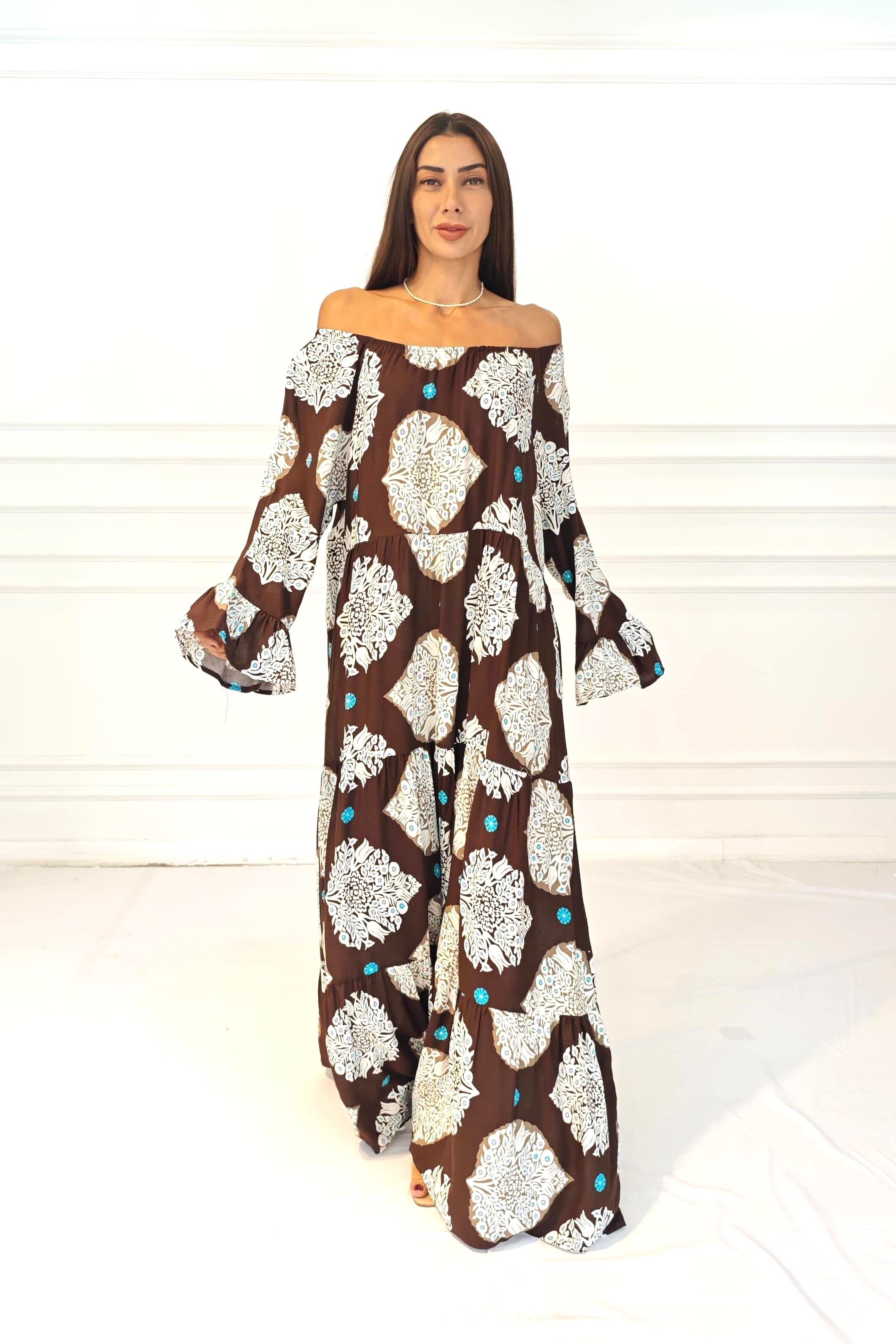 Kahverengi Madonna Yaka Desenli Eteği Kat Kat Uzun Elbise