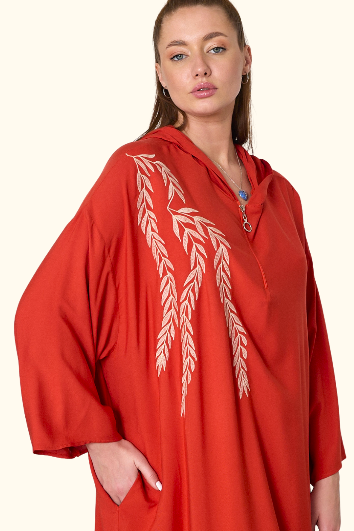 Kiremit Rengi Kapüşonlu Nakışlı Cepli Oversize Uzun Elbise