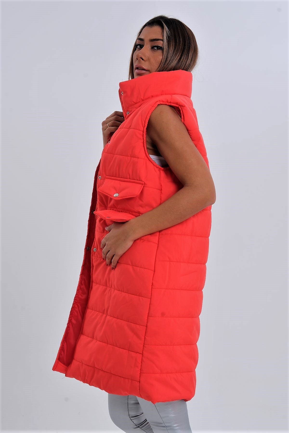 Kırmızı Dik Yaka Cep Detaylı Uzun Şişme Yelek