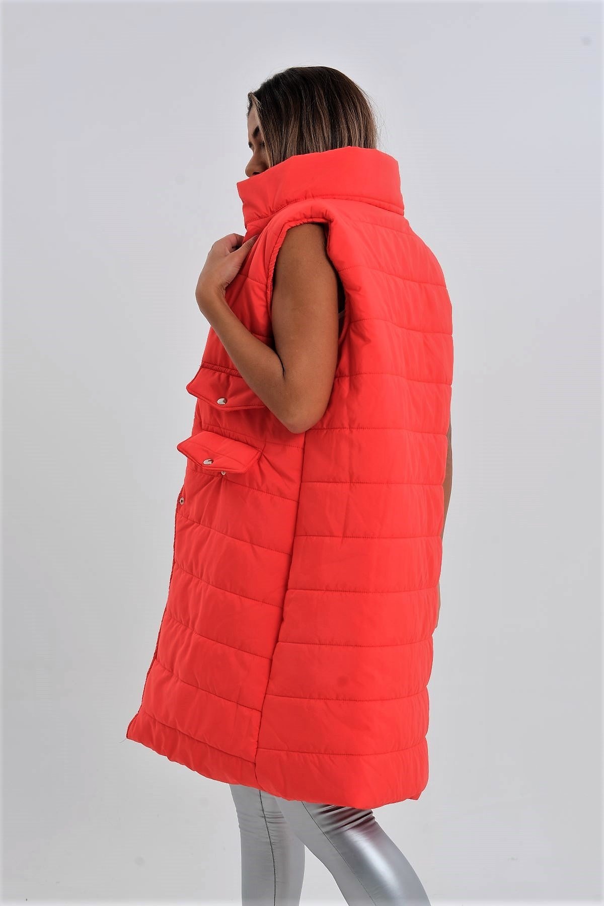 Kırmızı Dik Yaka Cep Detaylı Uzun Şişme Yelek