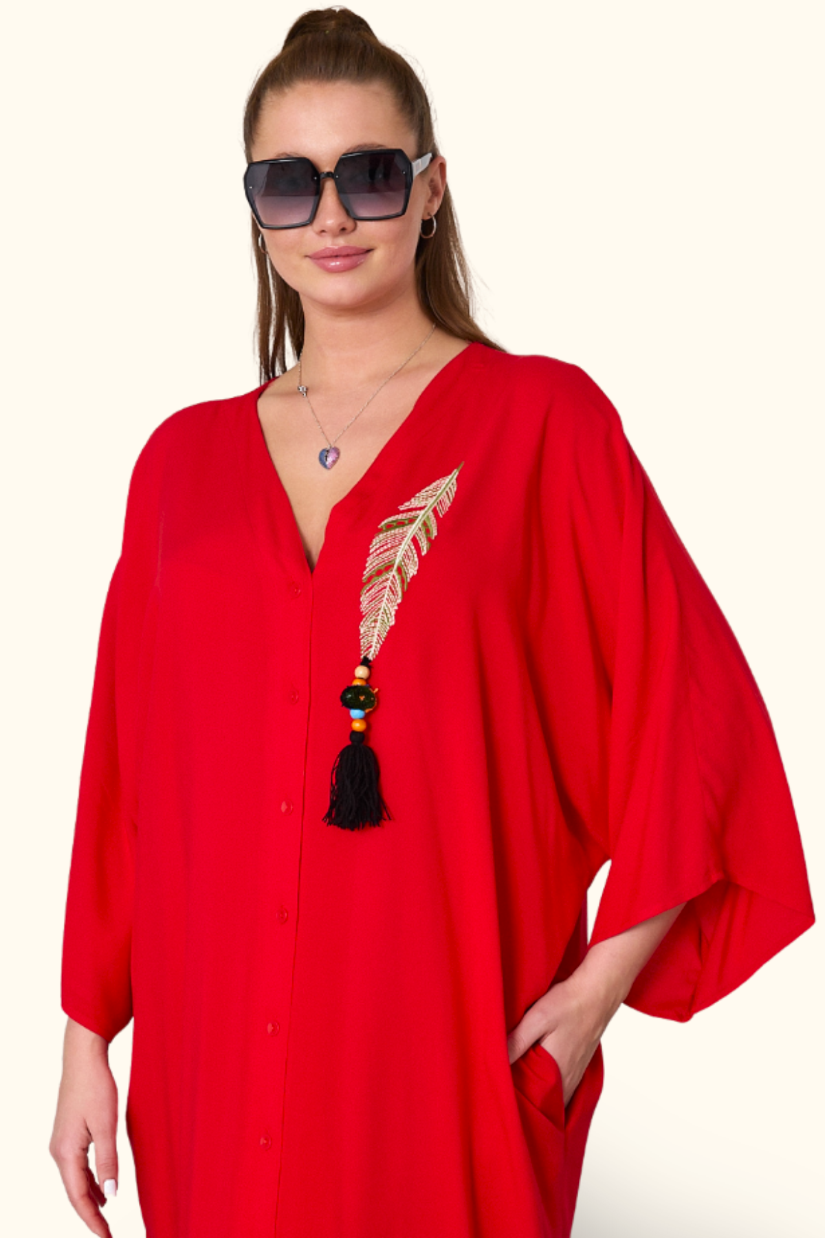 Kırmızı V Yaka Tüy Nakışlı Boncuklu Cepli Oversize Uzun Elbise