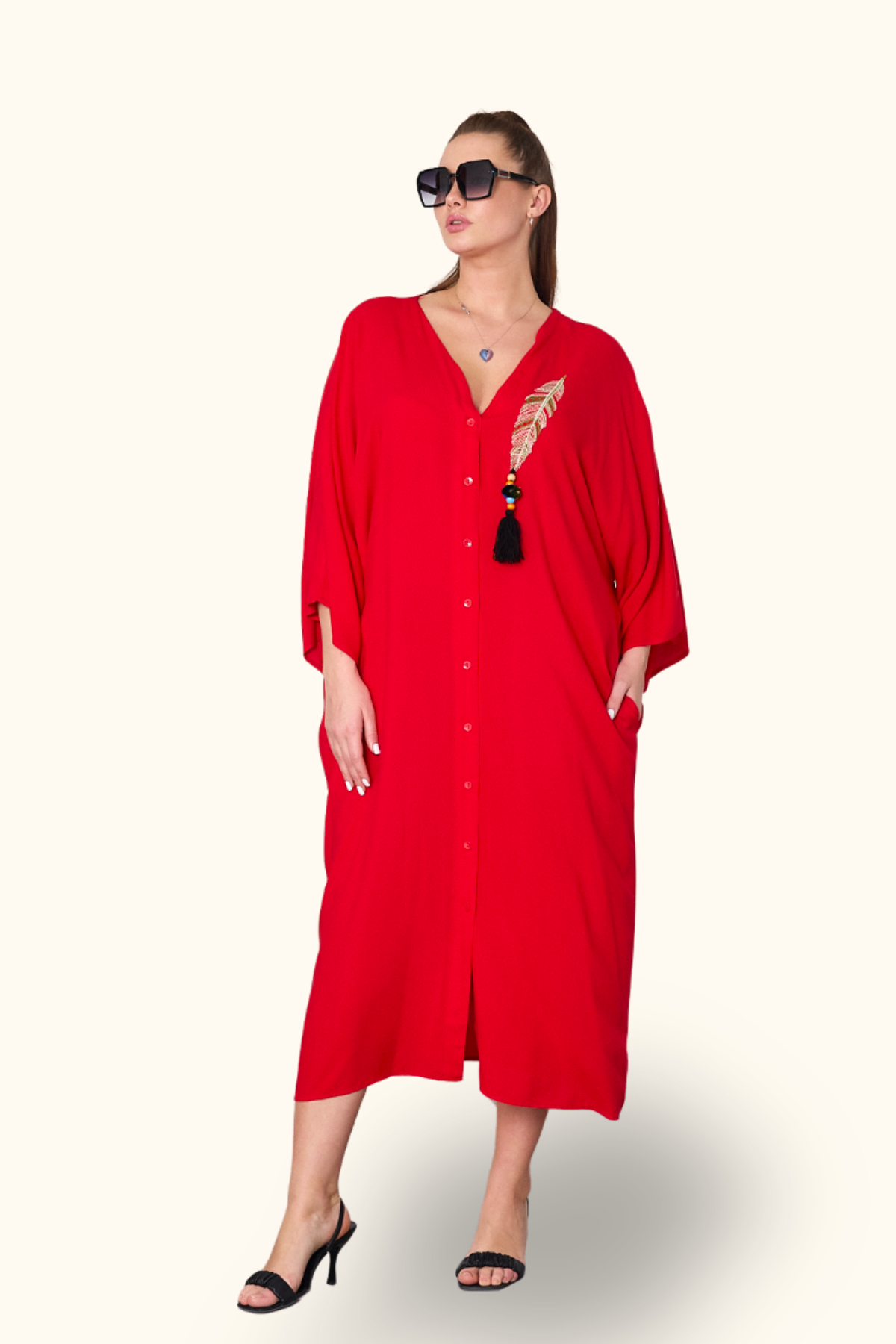 Kırmızı V Yaka Tüy Nakışlı Boncuklu Cepli Oversize Uzun Elbise