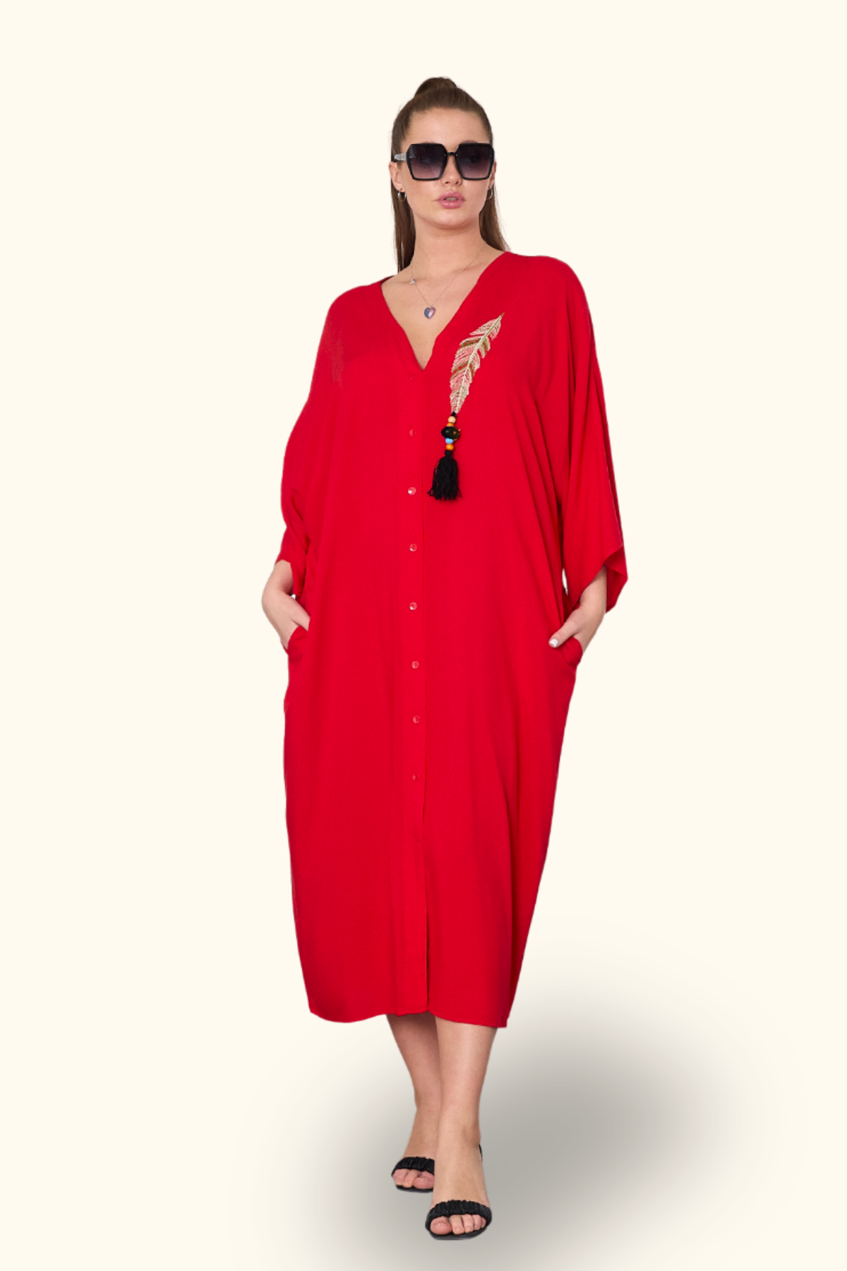Kırmızı V Yaka Tüy Nakışlı Boncuklu Cepli Oversize Uzun Elbise
