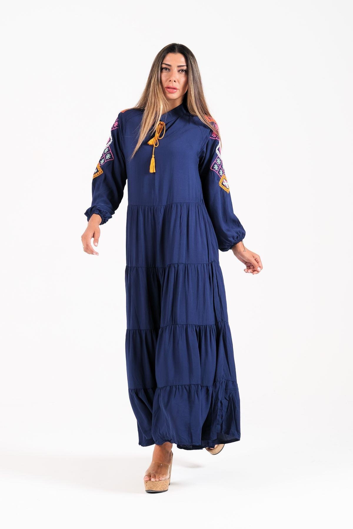 Lacivert Sıfır Yaka Kolları Nakışlı Eteği Kat Kat Uzun Elbise