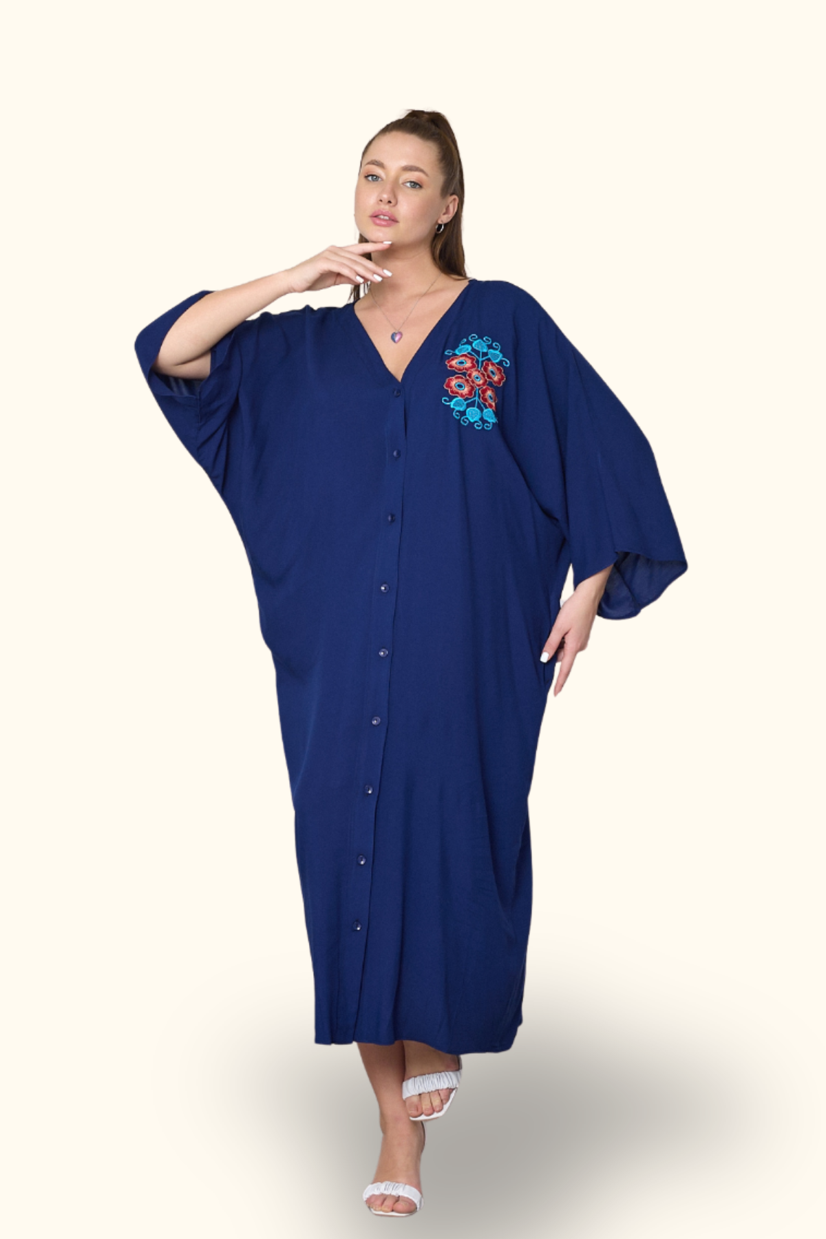 Lacivert V Yaka Sırtı ve Göğsü Çiçek Nakışlı Cepli Oversize Uzun Gömlek Elbise