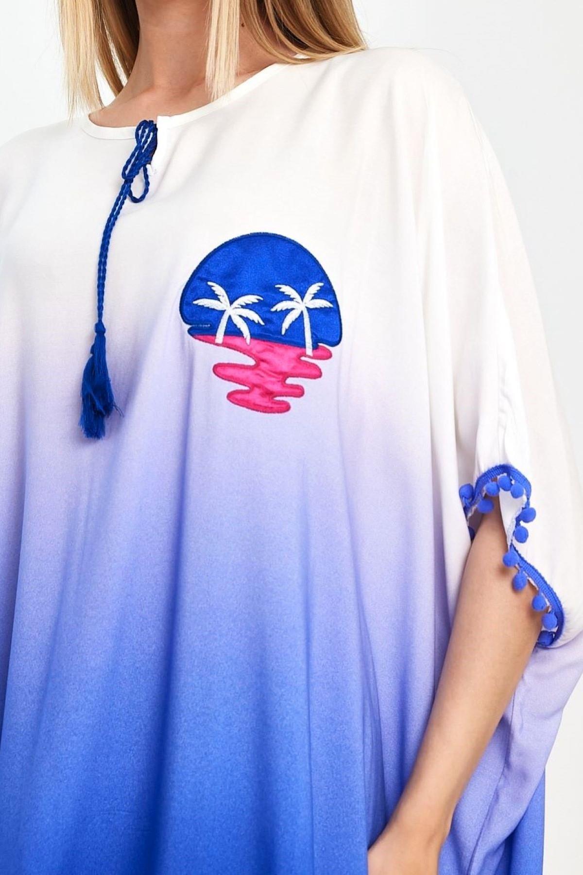 Mavi Aplike Nakışlı Yarasa Kol Ponponlu Kısa Elbise