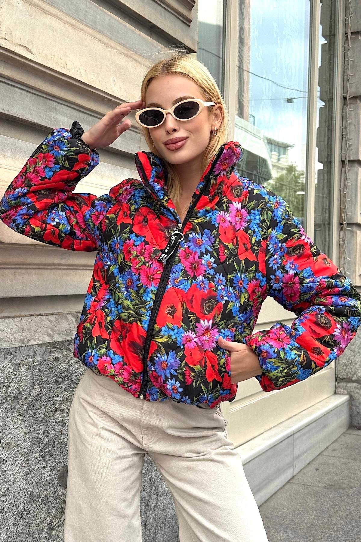 معطف قصير قابل للنفخ أزرق بياقة قائمة برتقالية اللون