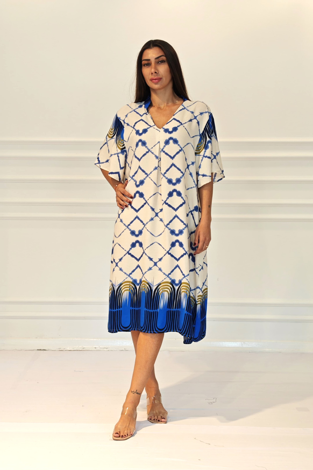 Mavi V Yaka Desenli Cepli Midi Elbise