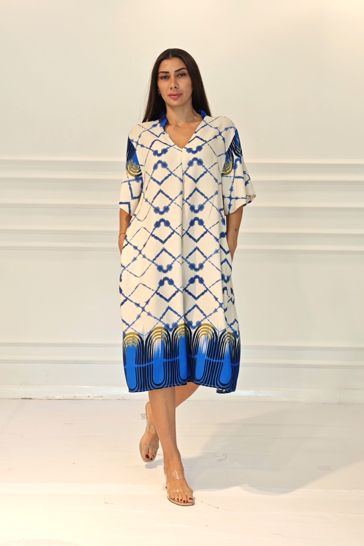 Mavi V Yaka Desenli Cepli Midi Elbise