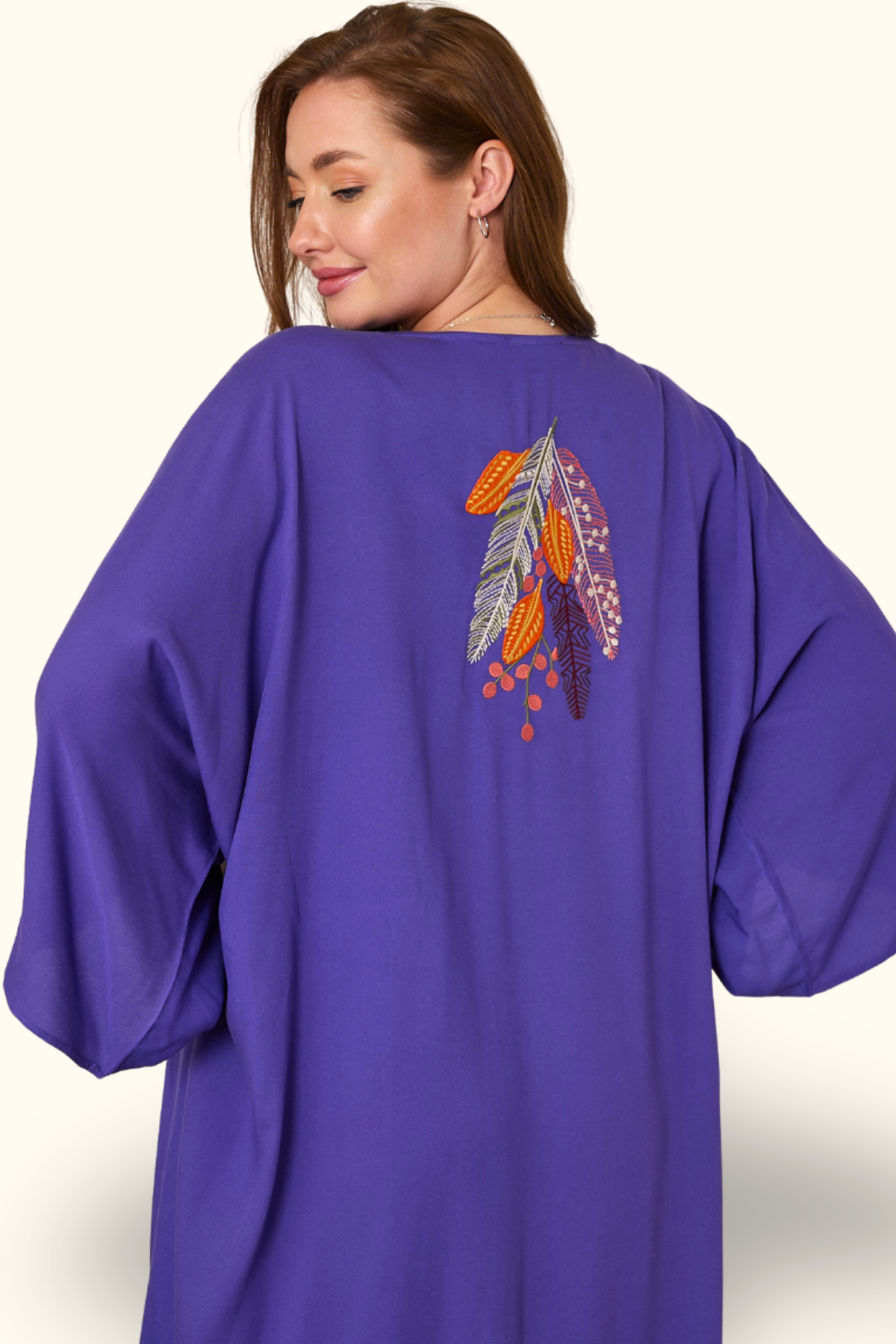 Mor V Yaka Tüy Nakışlı Boncuklu Cepli Oversize Uzun Elbise