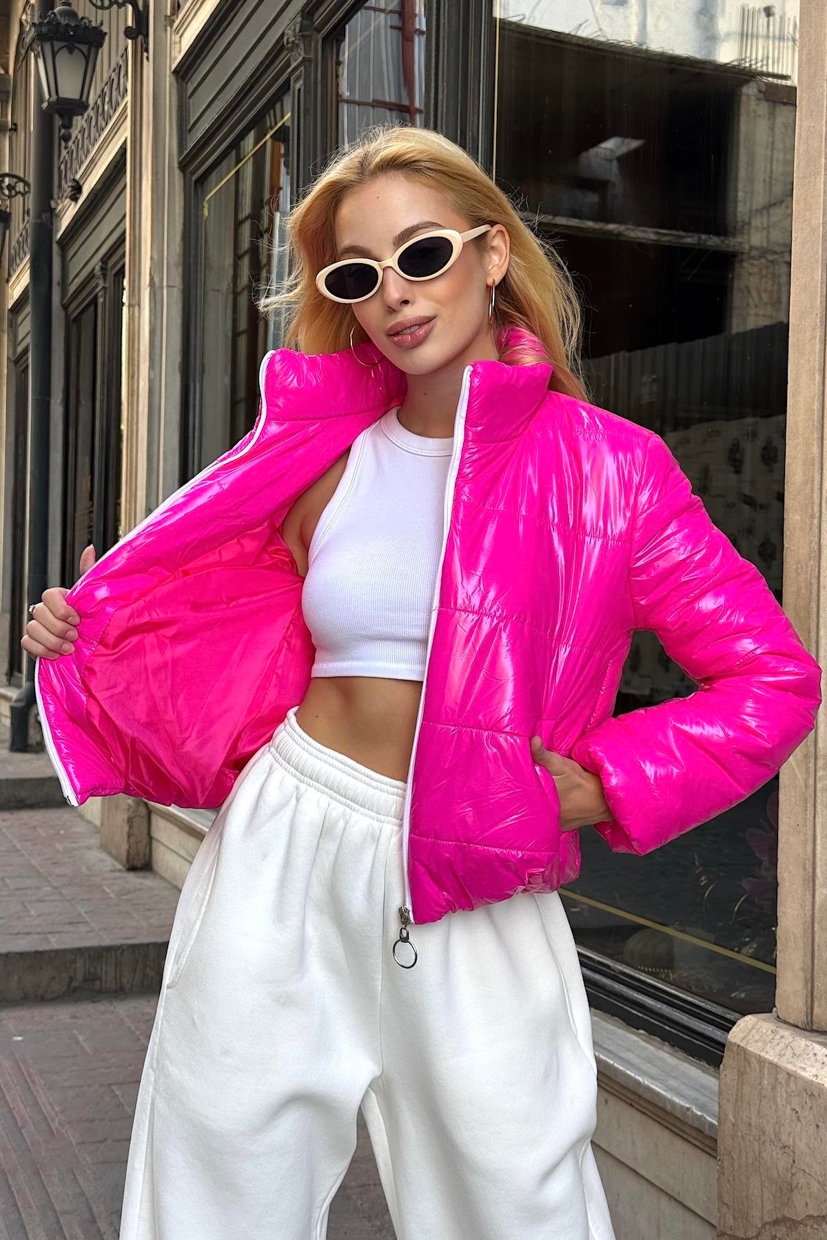 معطف وردي لامع مقاوم للماء بياقة قصيرة قابلة للنفخ بياقة قصيرة لامعة طاردة للماء