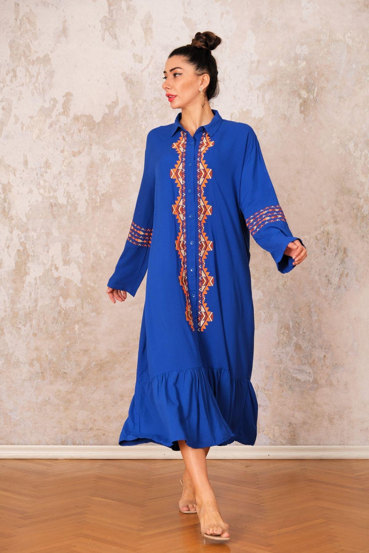 Saks Mavi Önü ve Kolları Nakışlı Etekleri Fırfırlı Uzun Gömlek Elbise