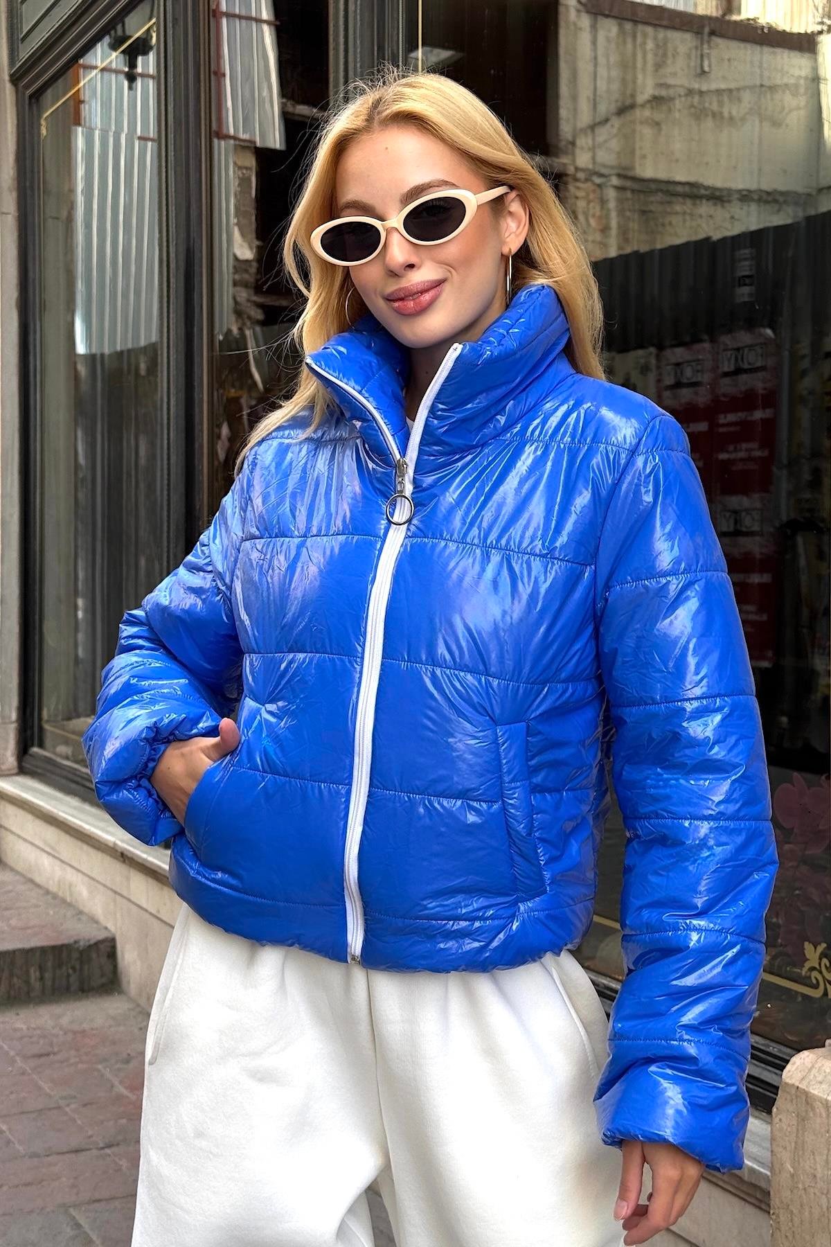 ساكس معطف قصير قابل للنفخ بياقة قصيرة قابلة للنفخ بياقة قصيرة لامعة طارد للماء أزرق لامع طوق حامل