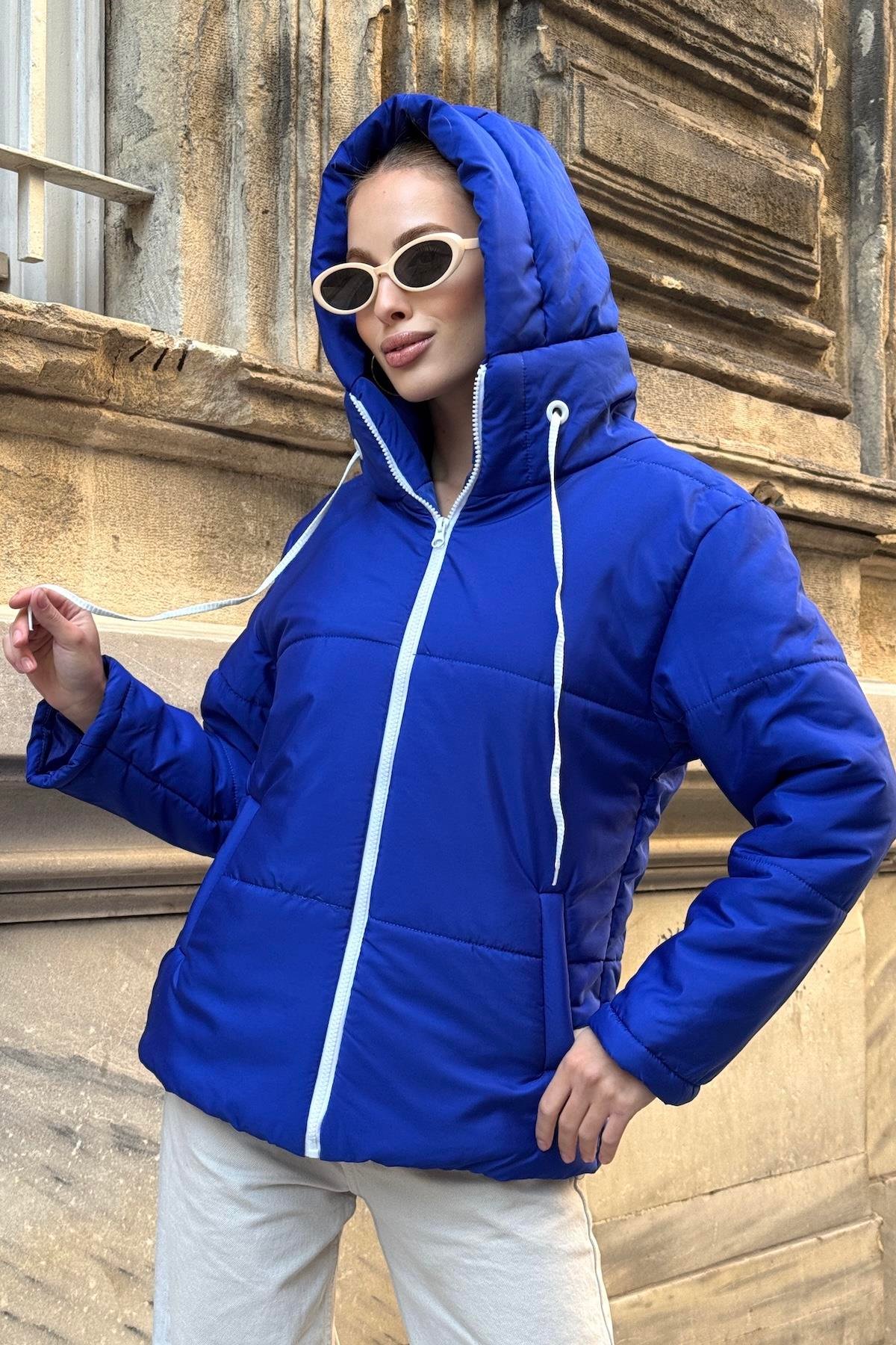 ساكس معطف قابل للنفخ بغطاء رأس أزرق مقاوم للماء بغطاء رأس أزرق