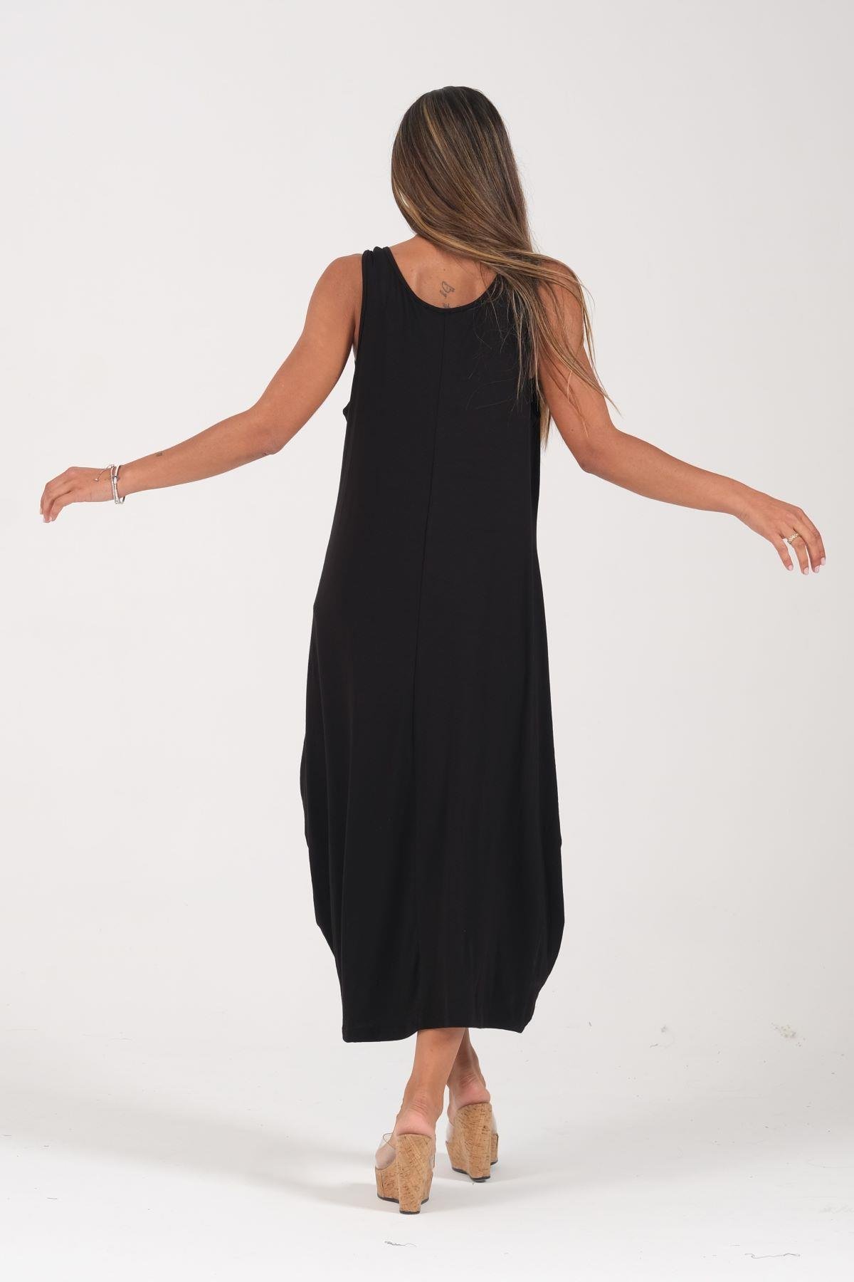 Siyah Askılı Önü Çiçek Desenli Cepli Uzun Elbise