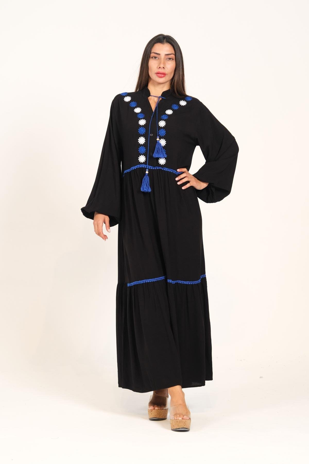 Siyah Balon Kollu Önü Nakışlı Püsküllü Eteği Kat Kat Uzun Elbise