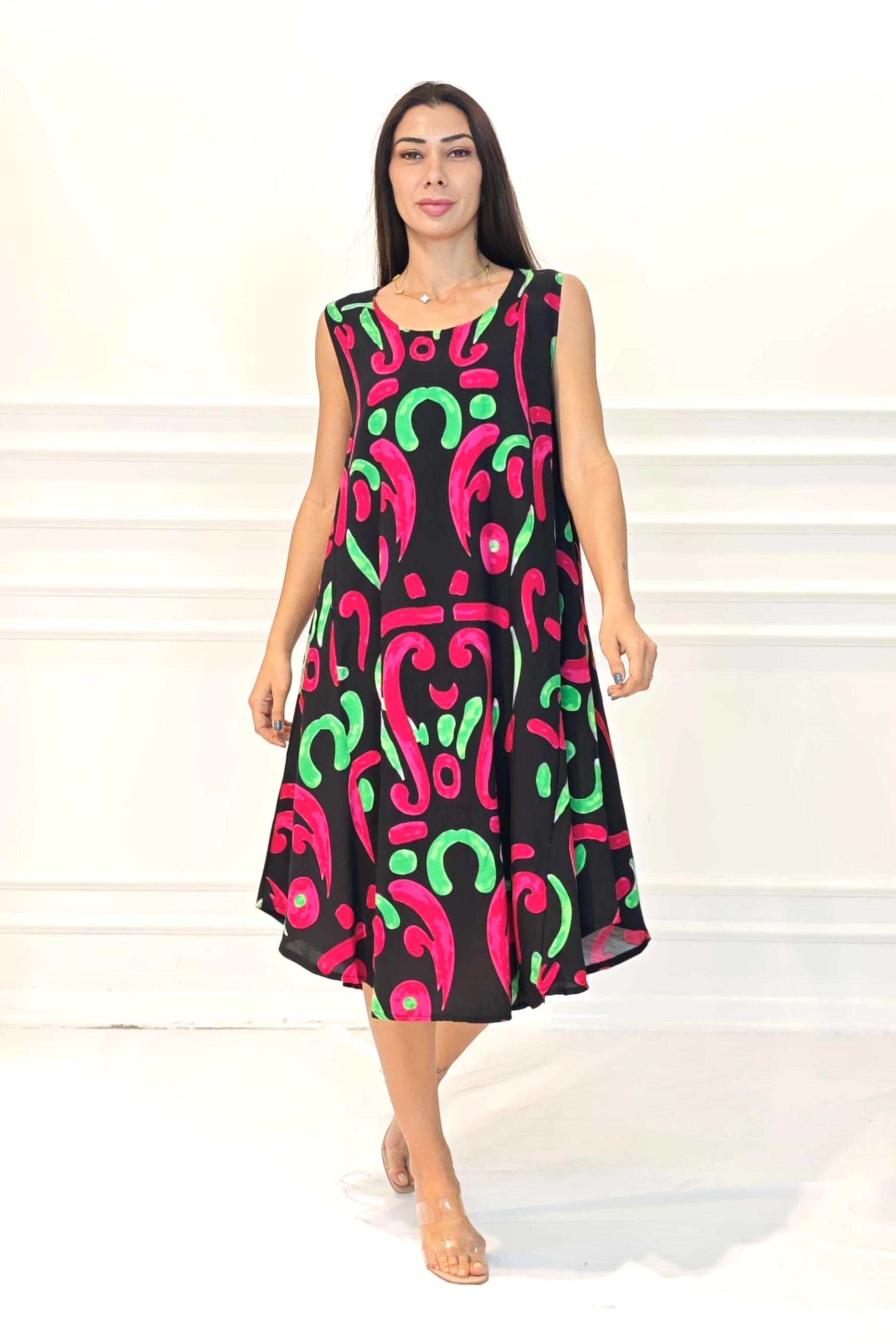 Siyah Desenli U Yaka Askılı Midi Elbise