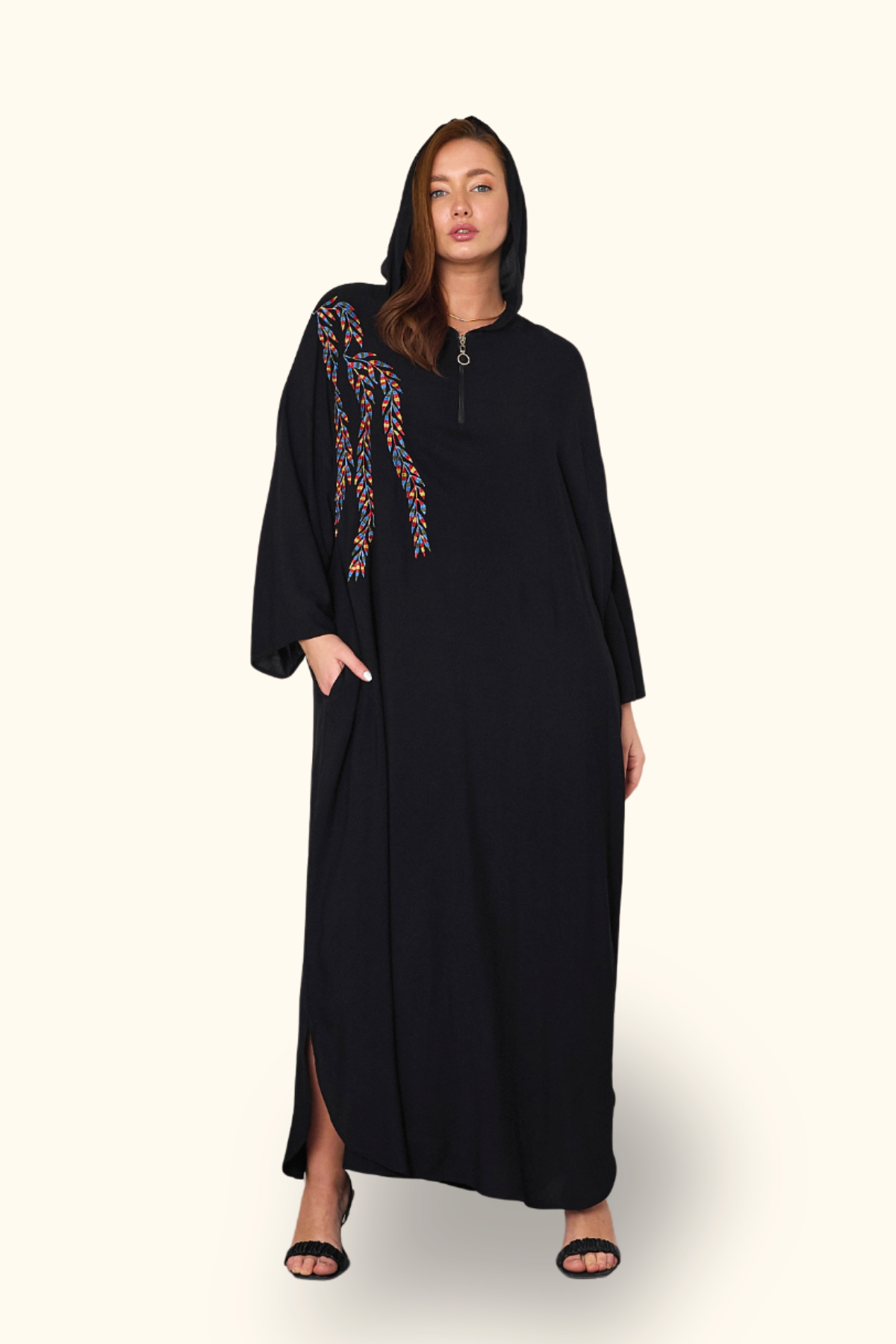 Siyah Kapüşonlu Nakışlı Cepli Oversize Uzun Elbise