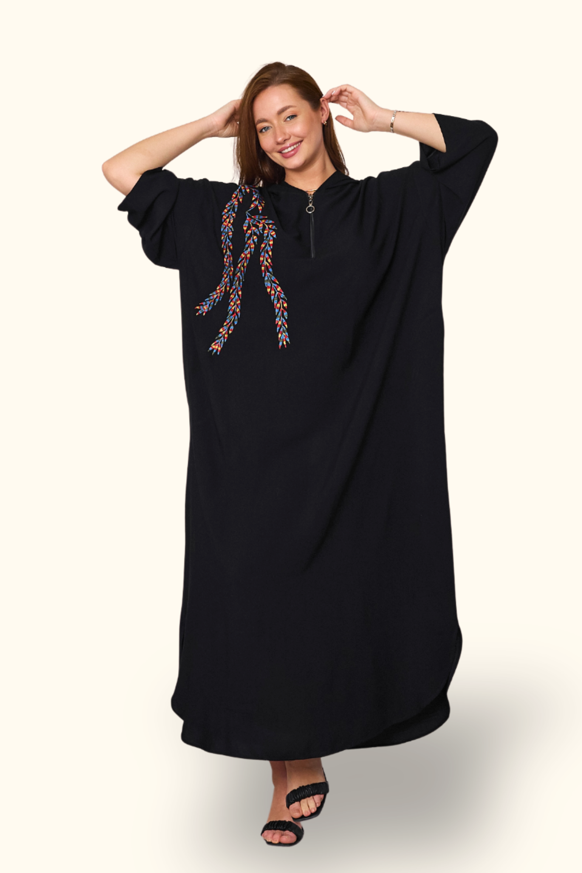 Siyah Kapüşonlu Nakışlı Cepli Oversize Uzun Elbise