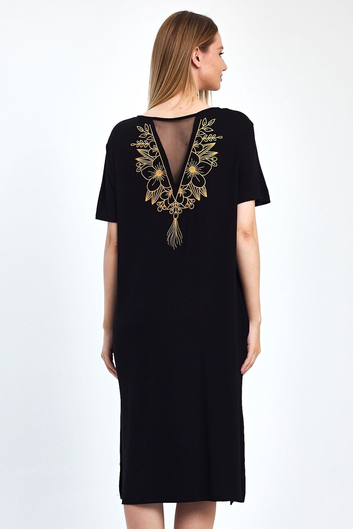 Siyah Kısa Kollu Göğsü ve Sırtı Nakışlı Tül Detaylı Cepli Midi Penye Elbise