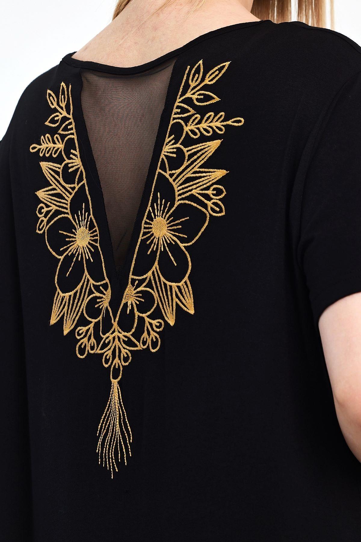 Siyah Kısa Kollu Göğsü ve Sırtı Nakışlı Tül Detaylı Cepli Midi Penye Elbise