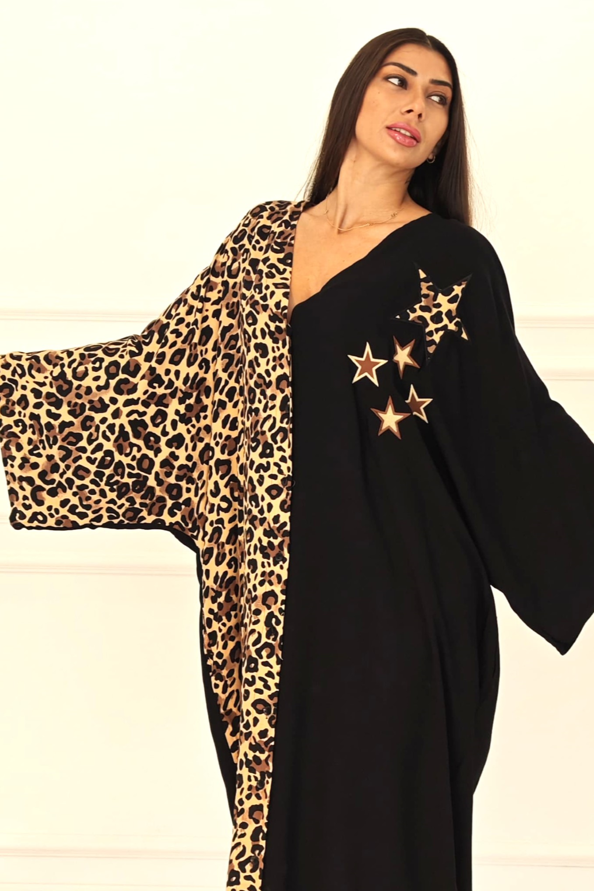 Siyah Leopar Desen Renk Bloklu Yıldız Aplike Nakışlı Cepli Oversize Uzun Elbise