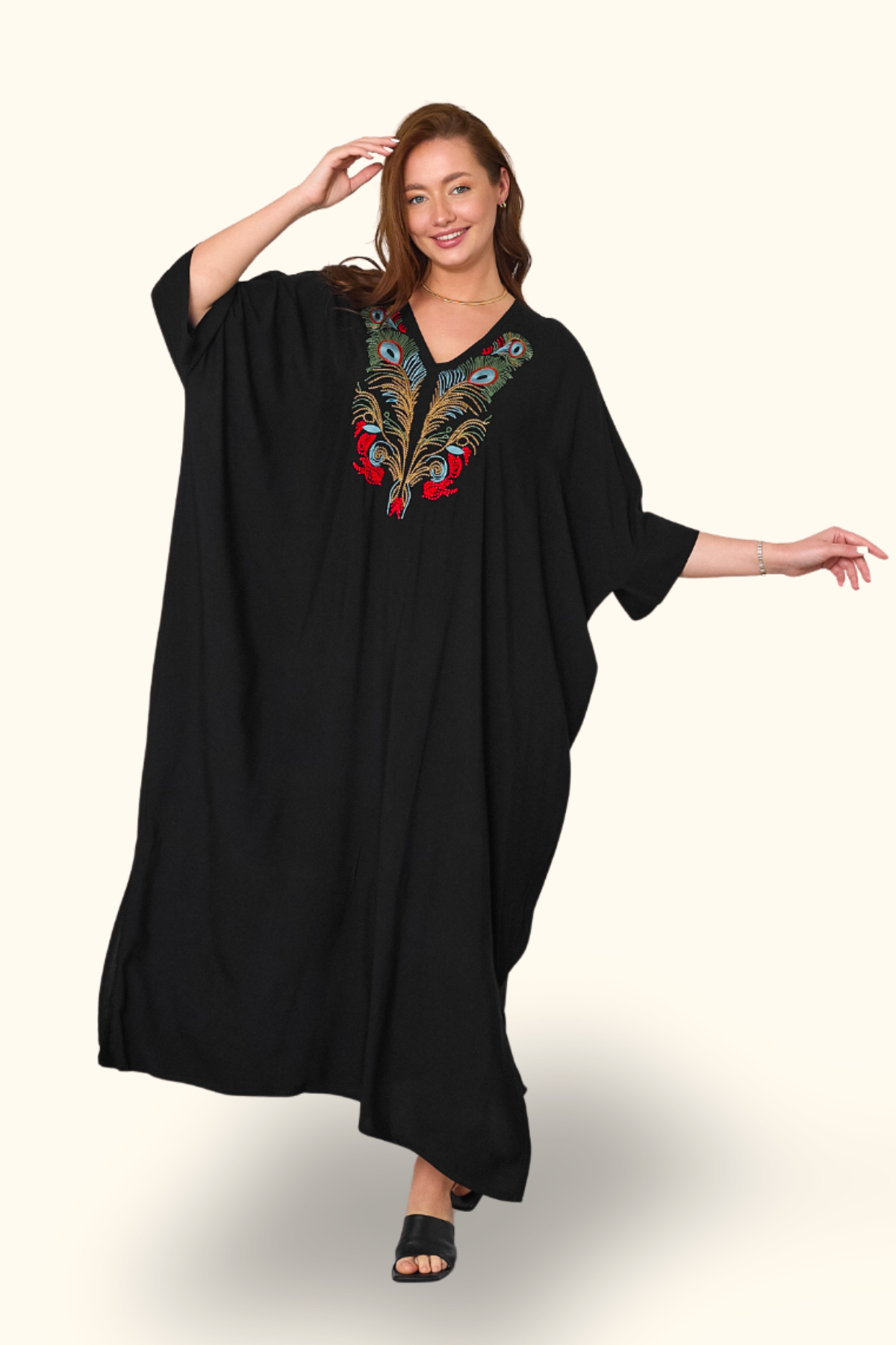 Siyah V Yaka Göğsü Nakışlı Cepli Oversize Uzun Elbise