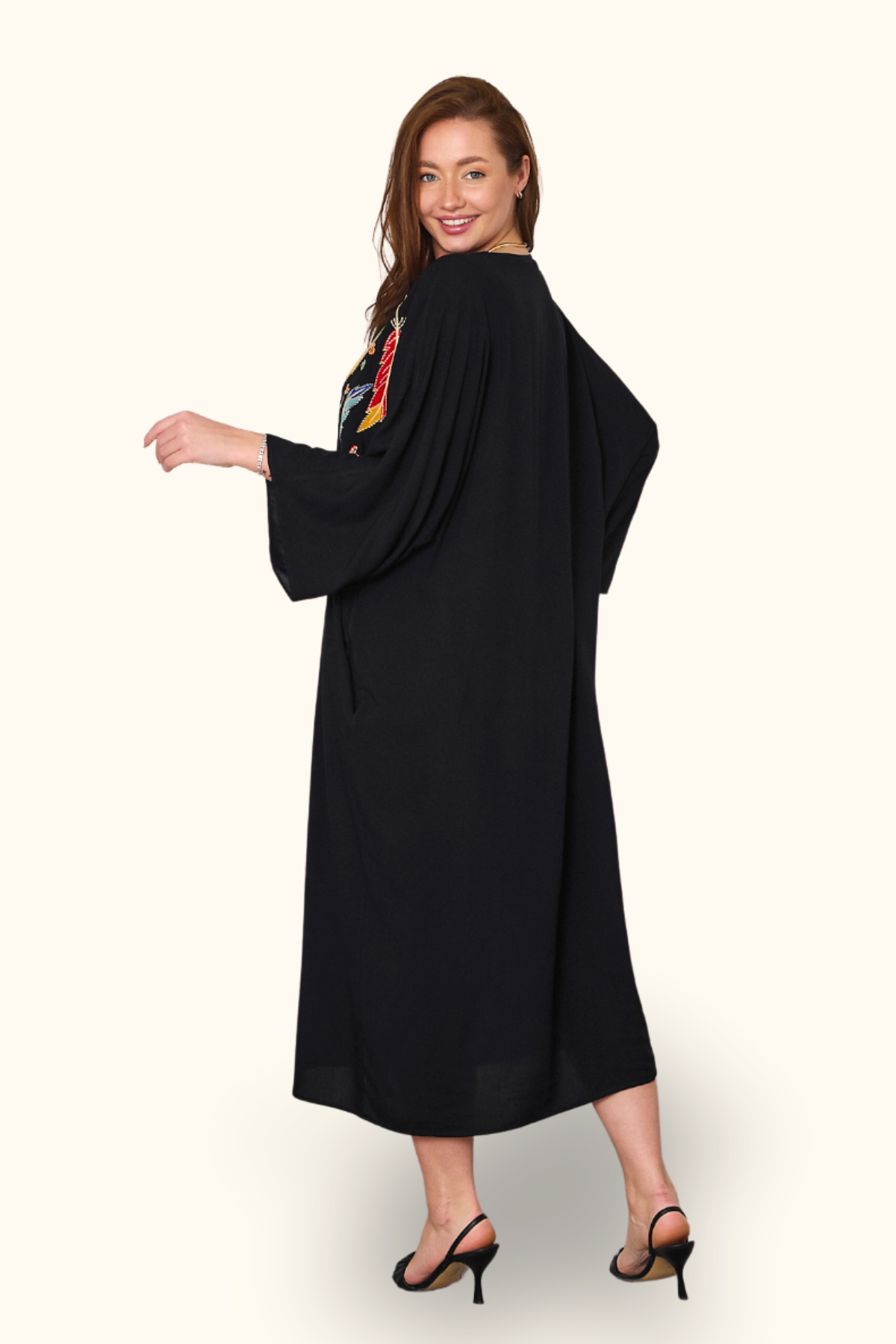 Siyah V Yaka Göğsü Nota Nakışlı Cepli Oversize Uzun Gömlek Elbise