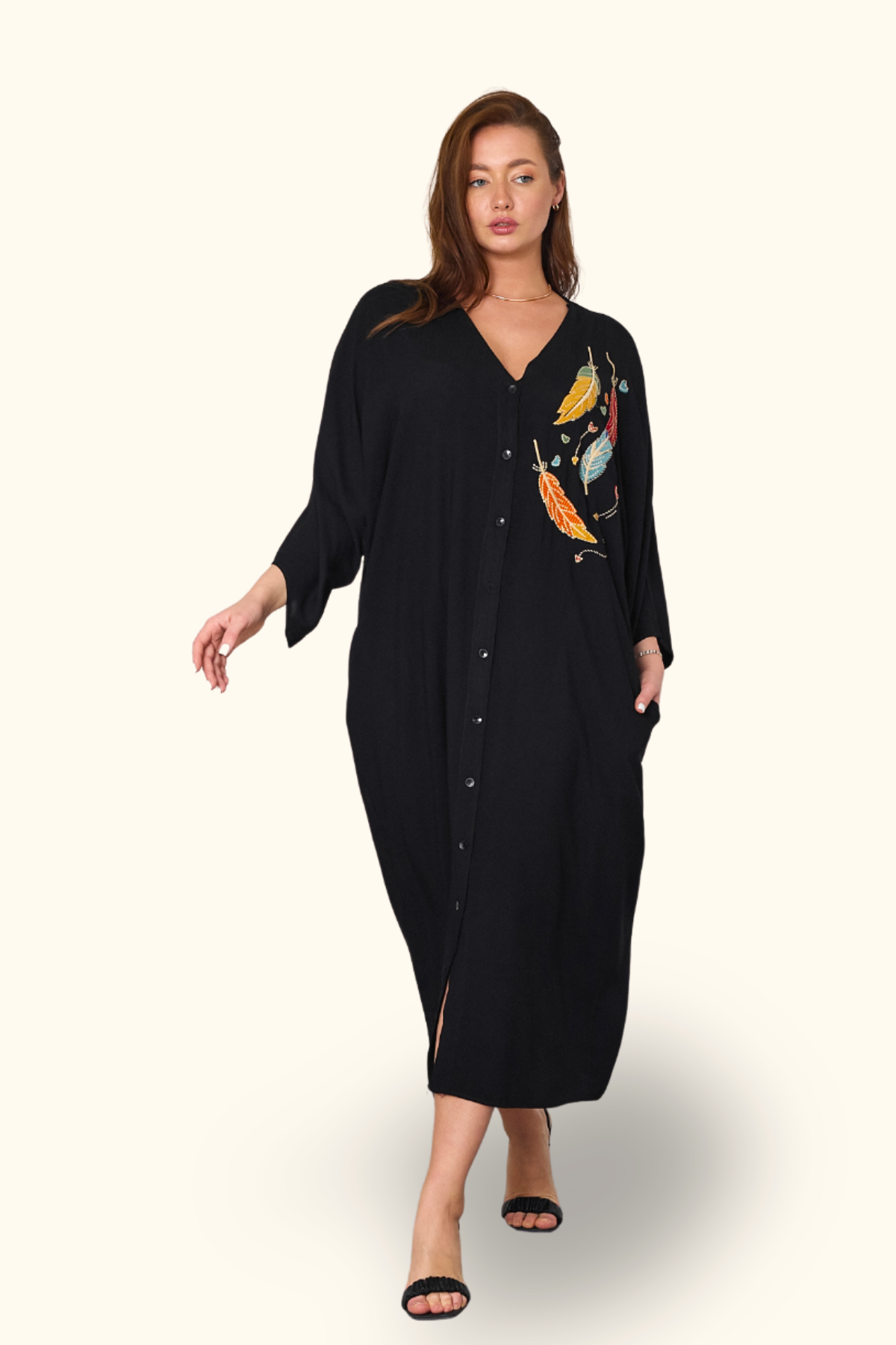 Siyah V Yaka Göğsü Nota Nakışlı Cepli Oversize Uzun Gömlek Elbise