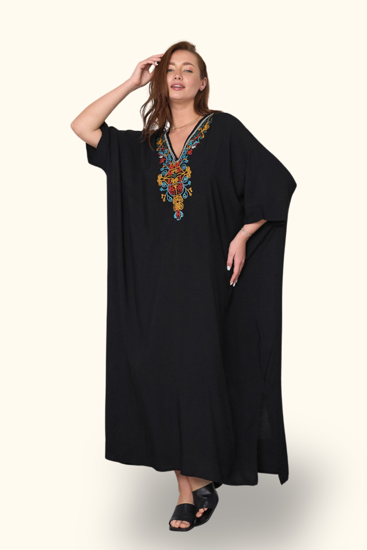 Siyah V Yaka Göğsü Otantik Nakışlı Cepli Oversize Uzun Elbise