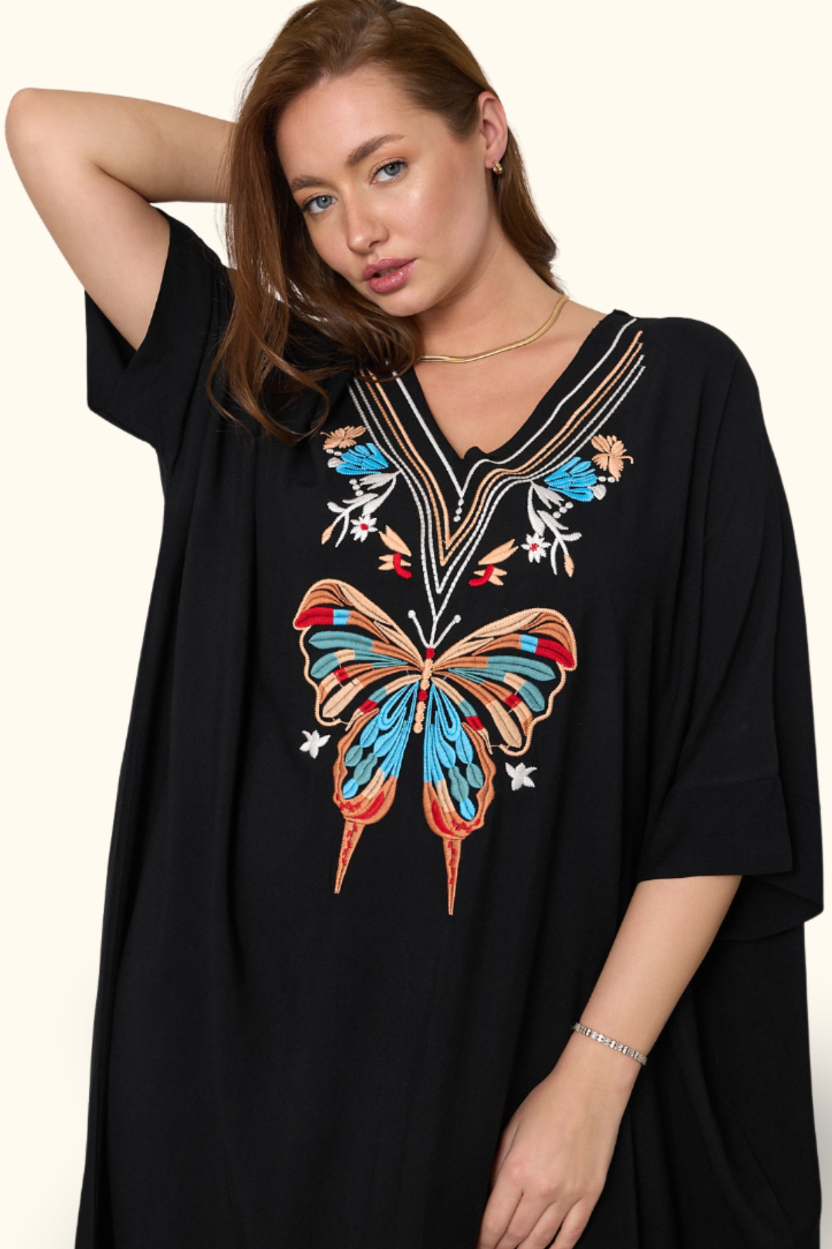 Siyah V Yaka Kelebek Nakışlı Cepli Oversize Uzun Elbise