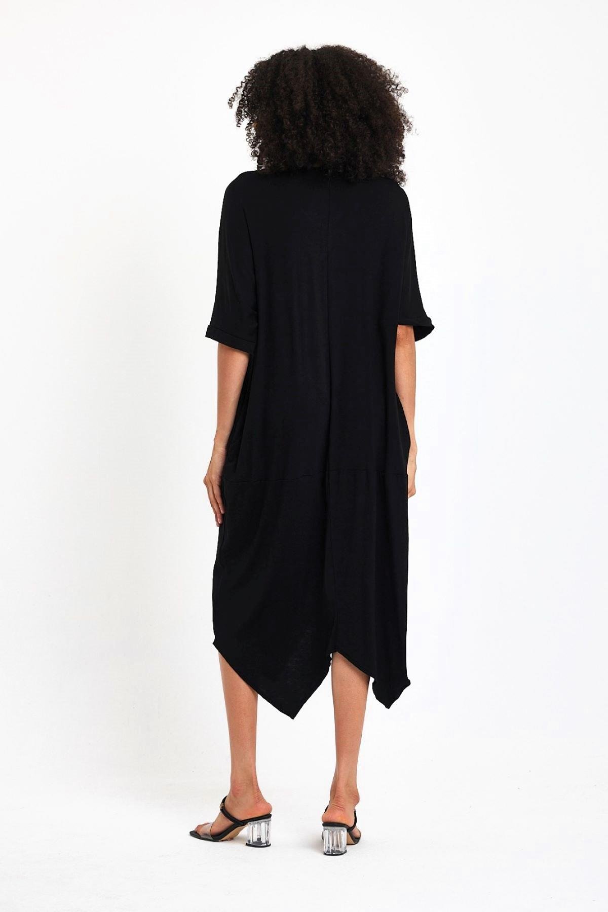 Siyah V Yaka Kısa Kollu Yakası Çiçek Nakışlı Cepli Asimetrik Midi Penye Elbise