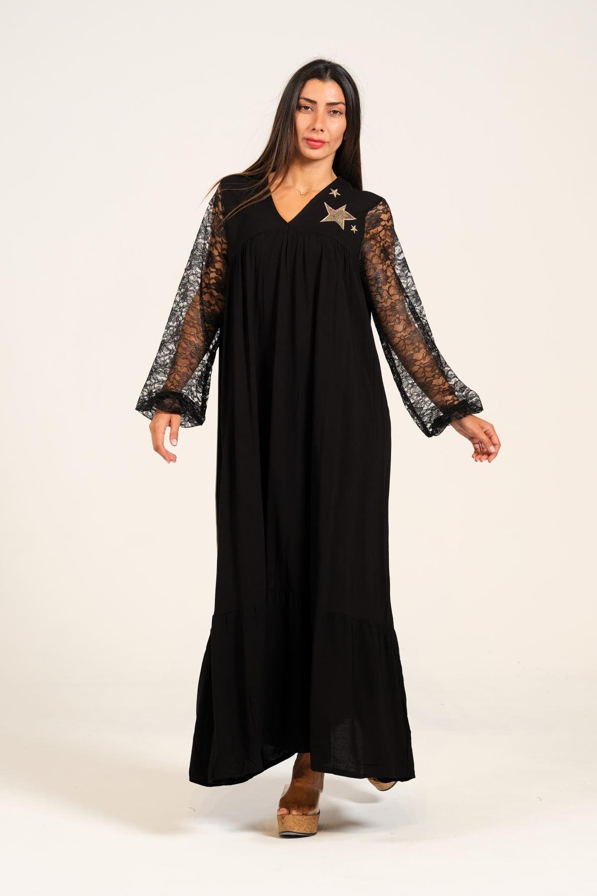 Siyah V Yaka Kolları Dantel Yakası Aplike Nakışlı Uzun Elbise