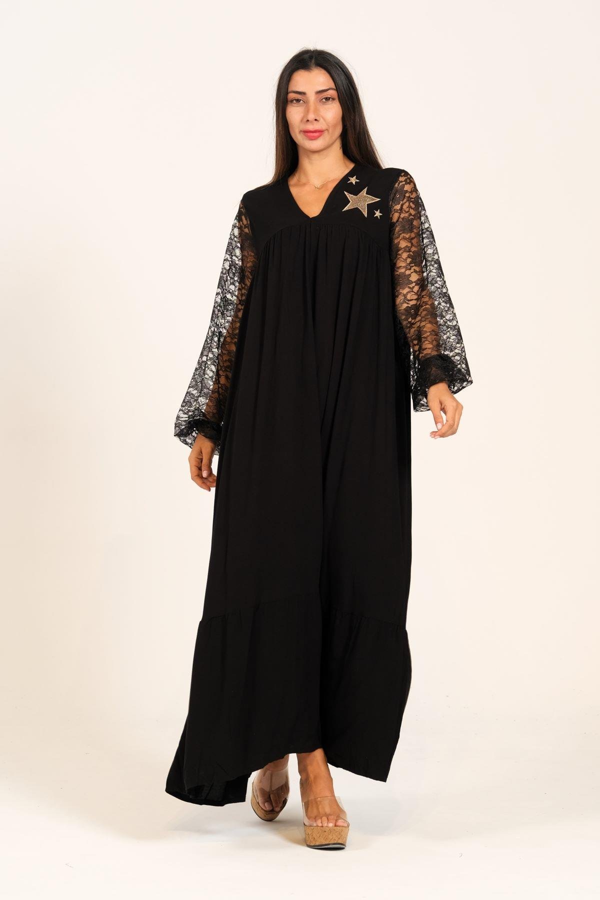 Siyah V Yaka Kolları Dantel Yakası Aplike Nakışlı Uzun Elbise