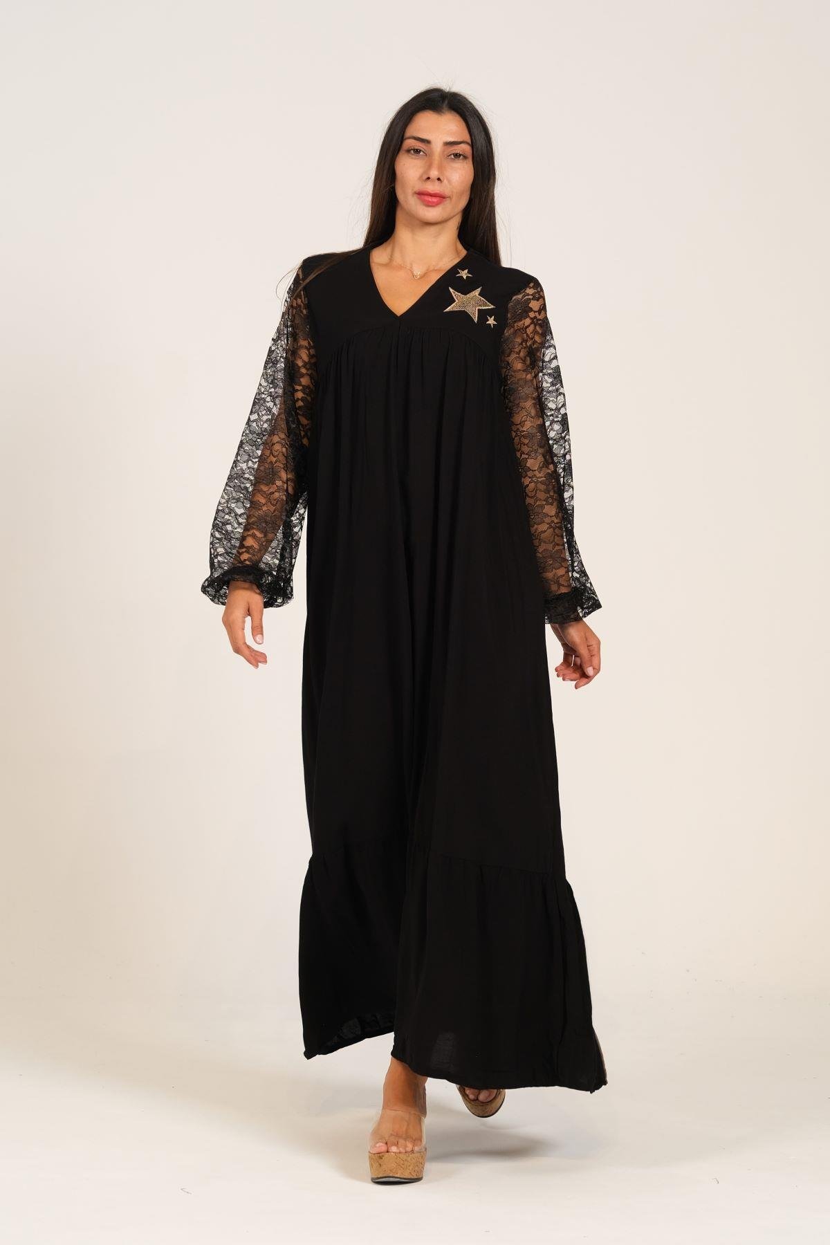 Siyah V Yaka Kolları Dantel Yakası Aplike Nakışlı Uzun Elbise