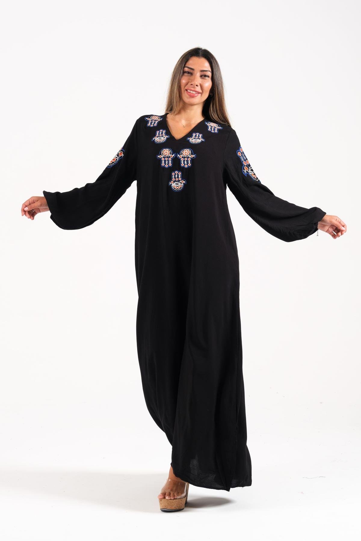 Siyah V Yaka Kolları ve Yakası Fatima Eli Nakışlı Uzun Elbise