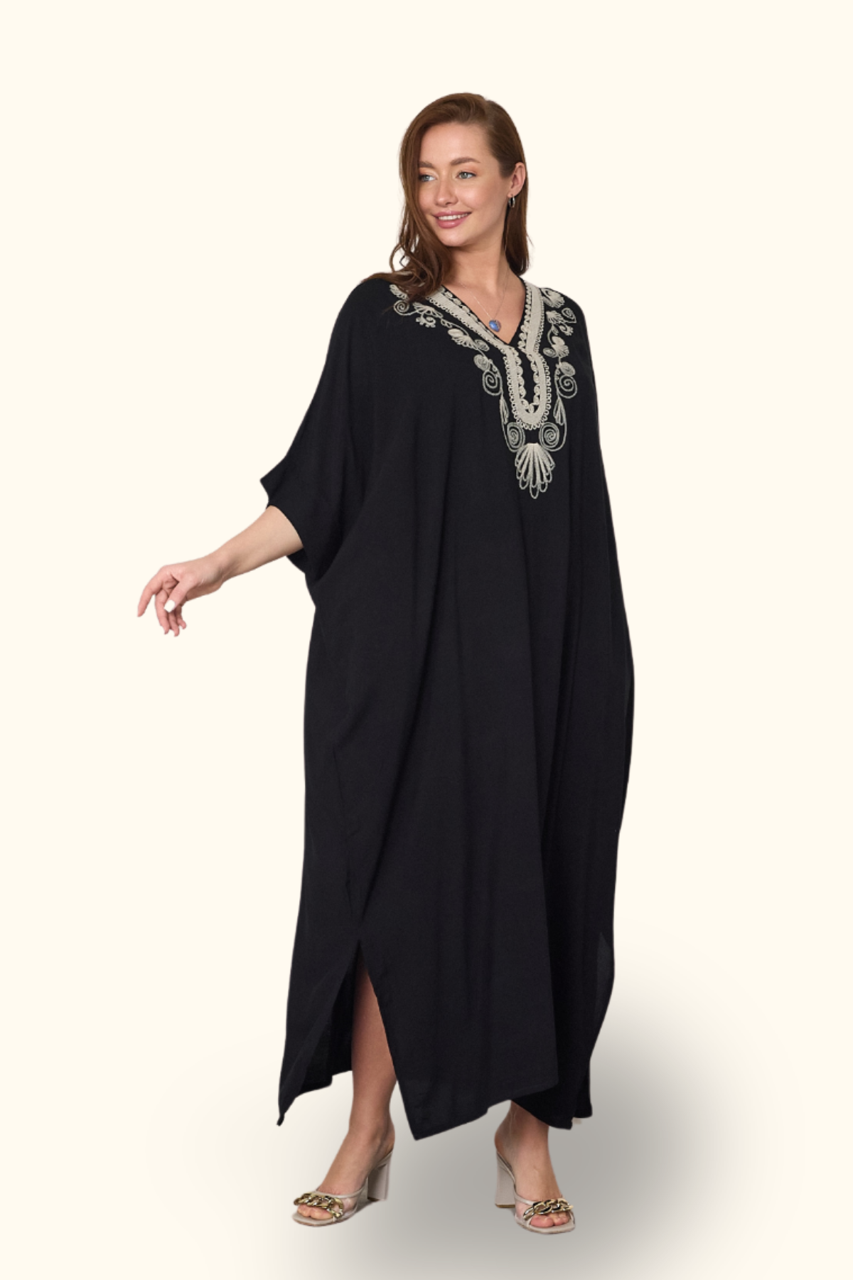Siyah V Yaka Nakışlı Cepli Oversize Uzun Elbise