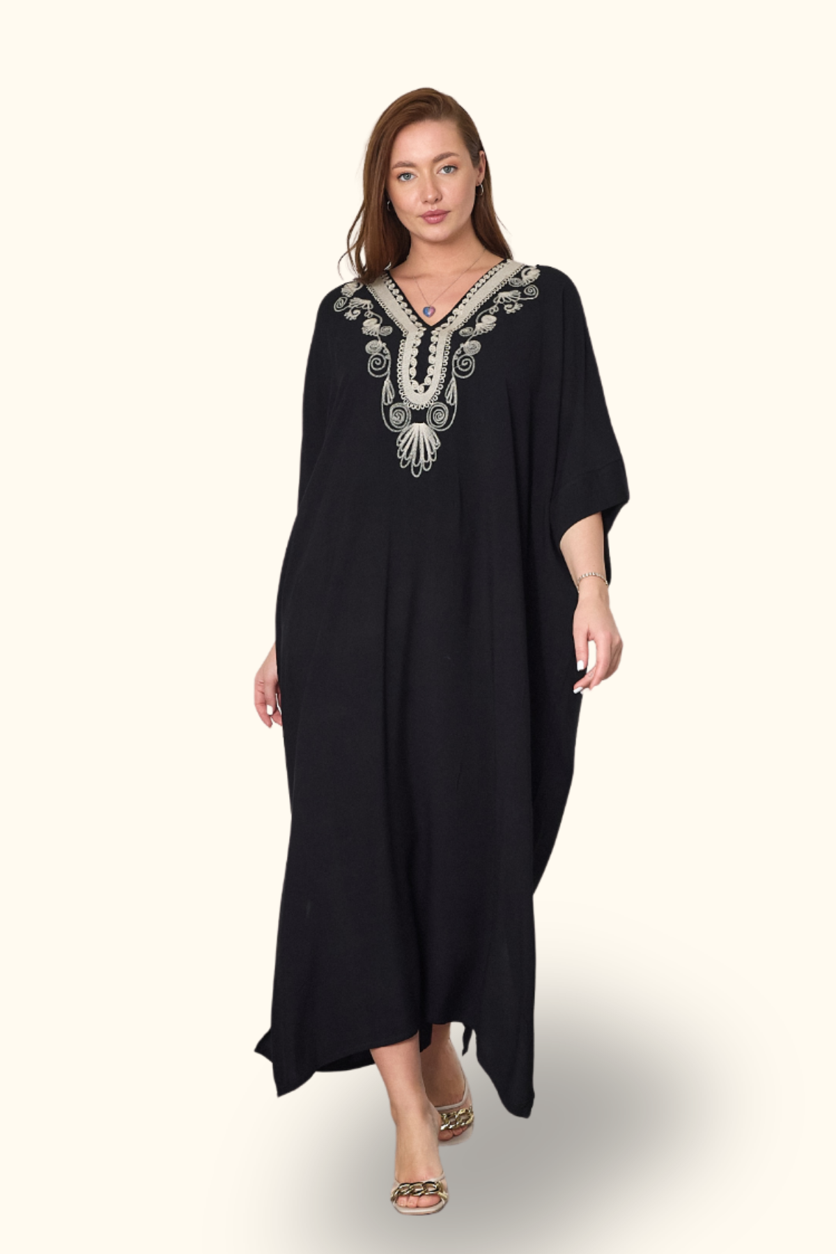 Siyah V Yaka Nakışlı Cepli Oversize Uzun Elbise