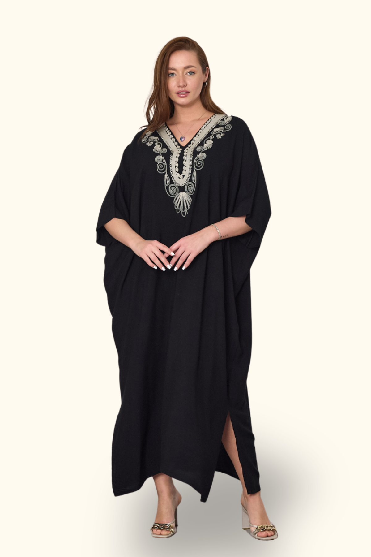 Siyah V Yaka Nakışlı Cepli Oversize Uzun Elbise