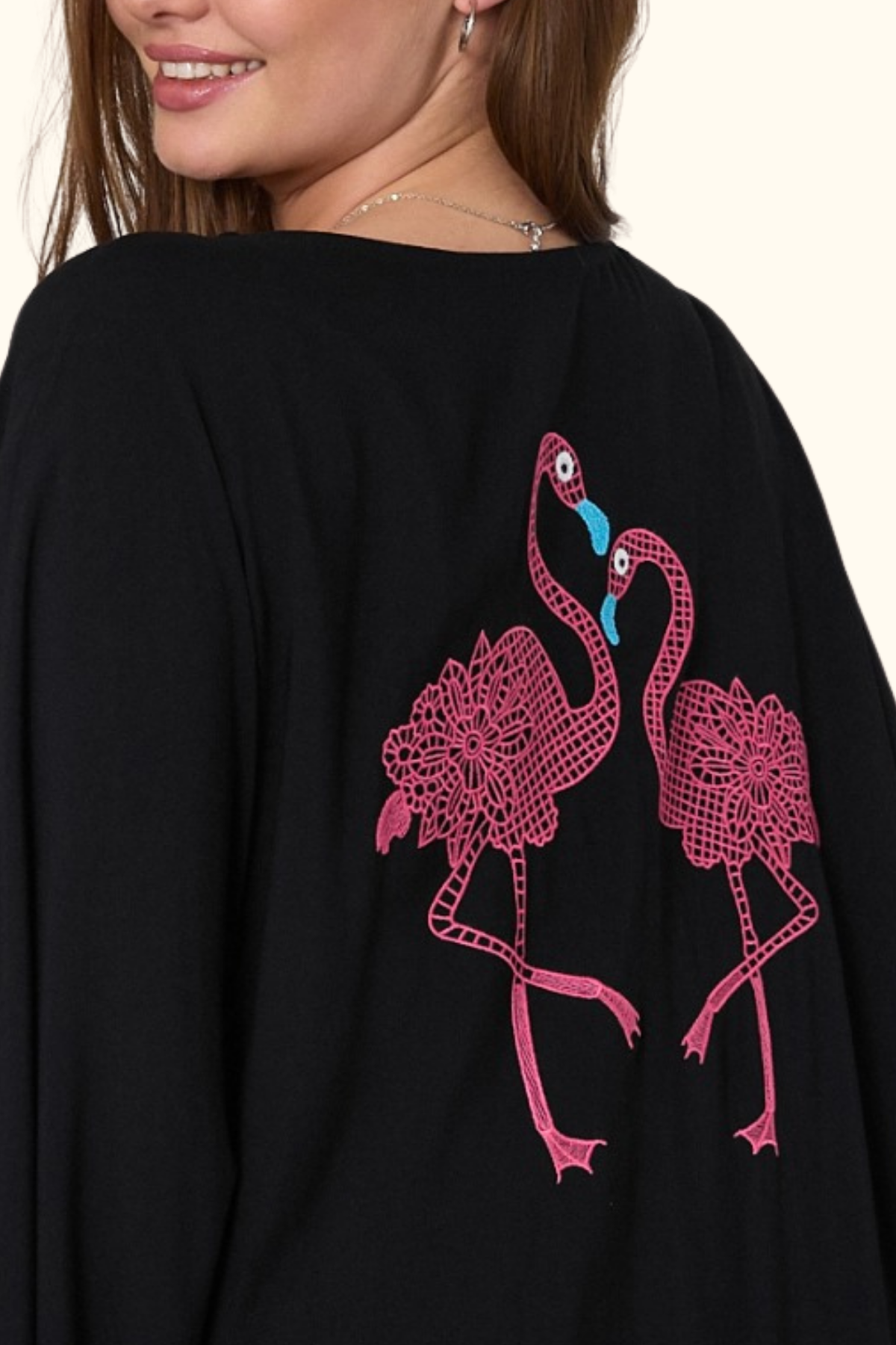 Siyah V Yaka Önü ve Sırtı Flamingo Nakışlı Cepli Oversize Uzun Gömlek Elbise