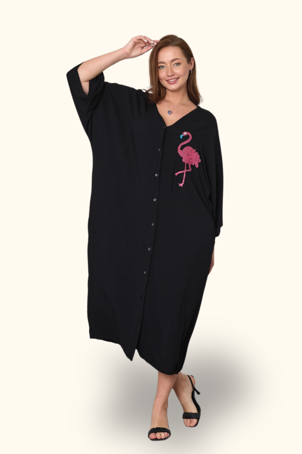 Siyah V Yaka Önü ve Sırtı Flamingo Nakışlı Cepli Oversize Uzun Gömlek Elbise