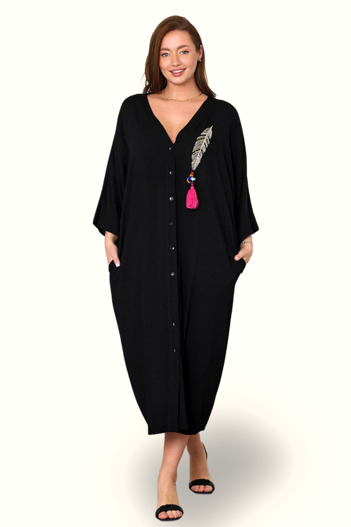 Siyah V Yaka Tüy Nakışlı Boncuklu Cepli Oversize Uzun Elbise