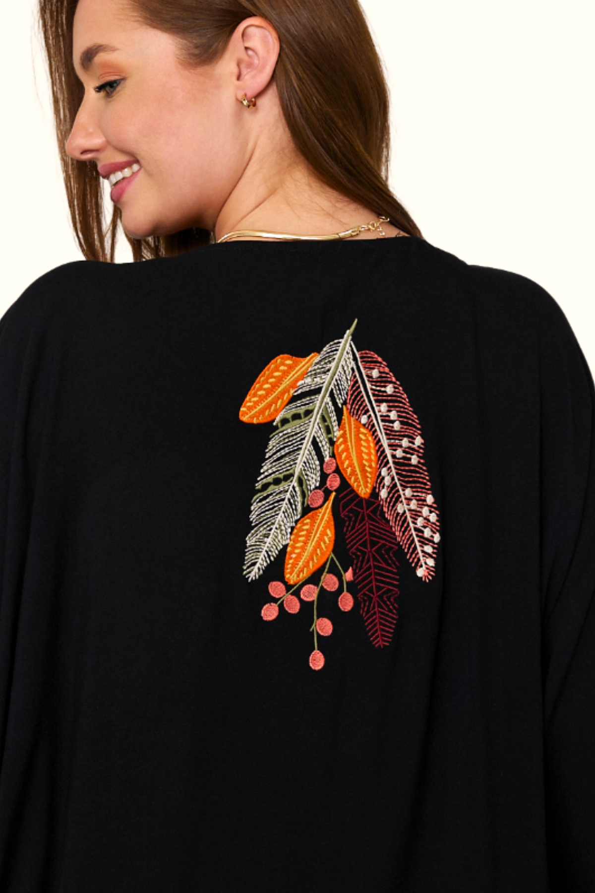 Siyah V Yaka Tüy Nakışlı Boncuklu Cepli Oversize Uzun Elbise