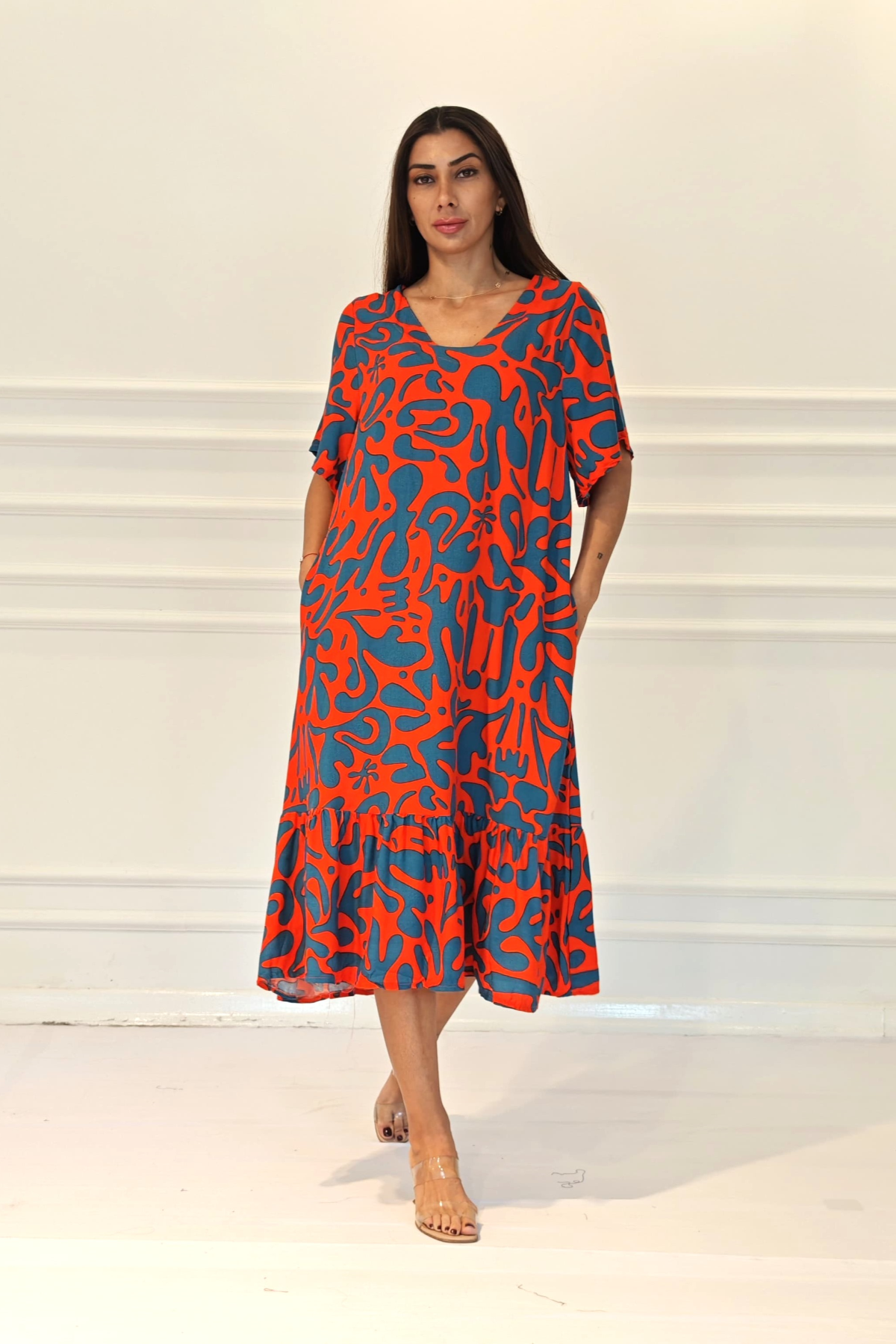 Turuncu Desenli V Yaka Cepli Etekleri Fırıfırlı Midi Elbise