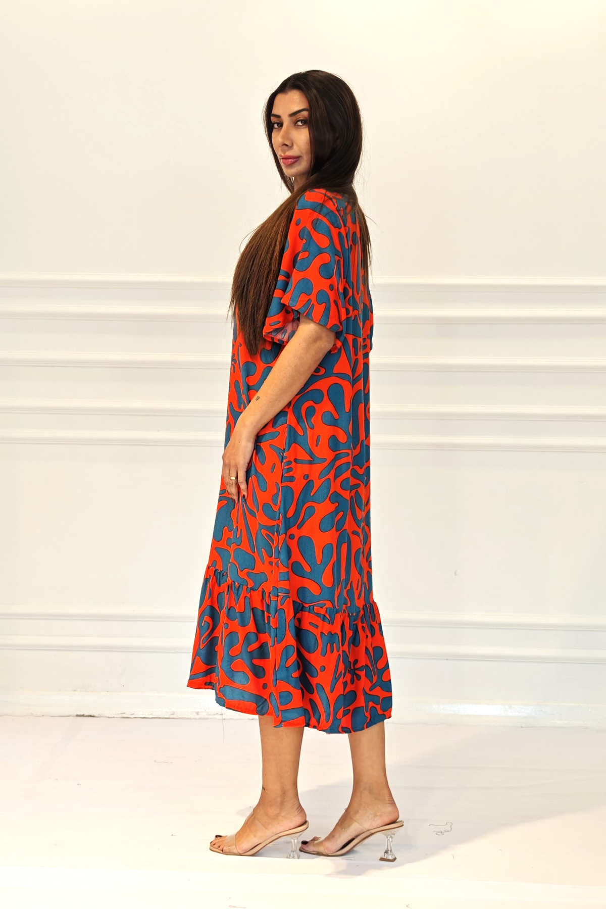 Turuncu Desenli V Yaka Cepli Etekleri Fırıfırlı Midi Elbise