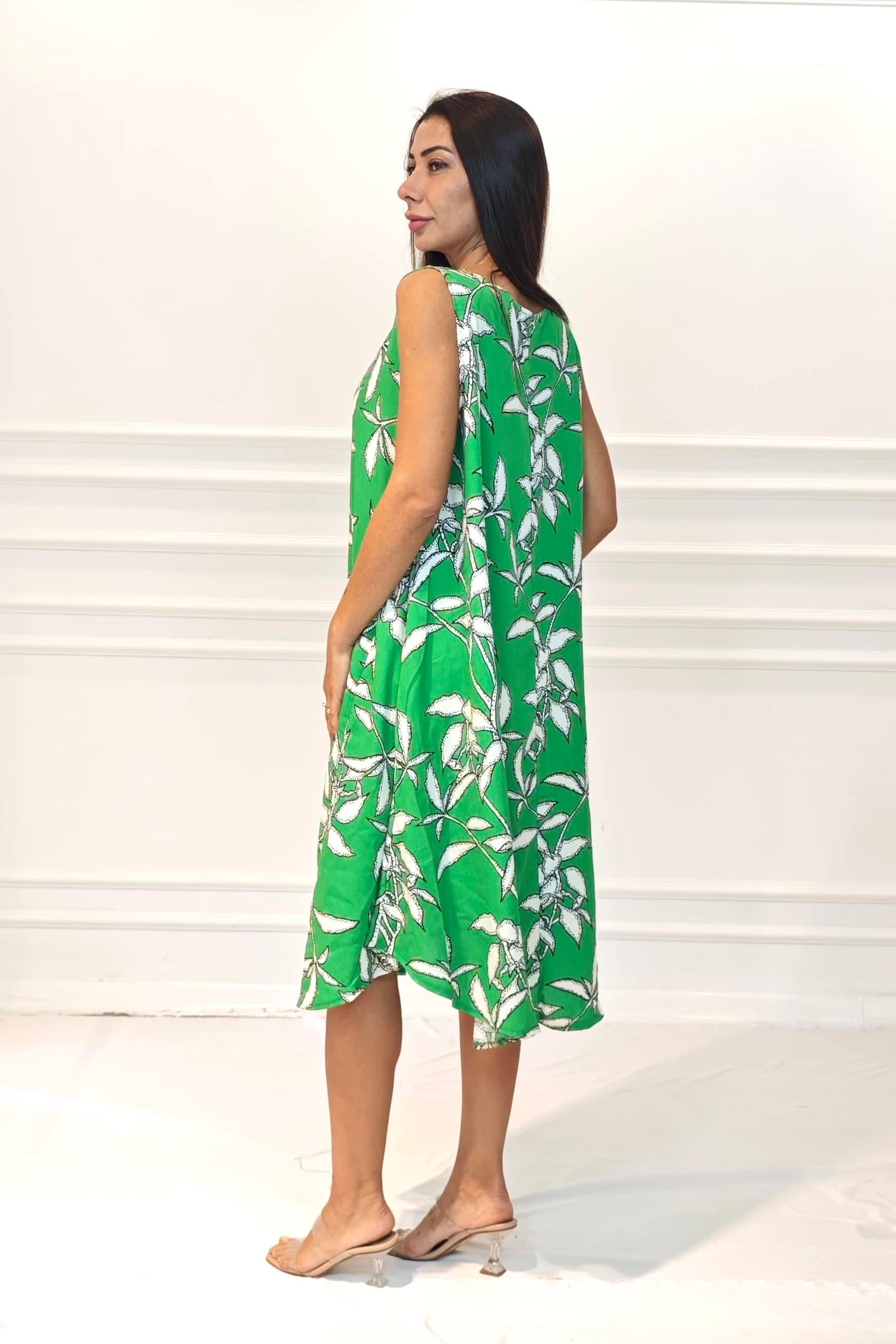 Yeşil Çiçekli U Yaka Askılı Midi Elbise