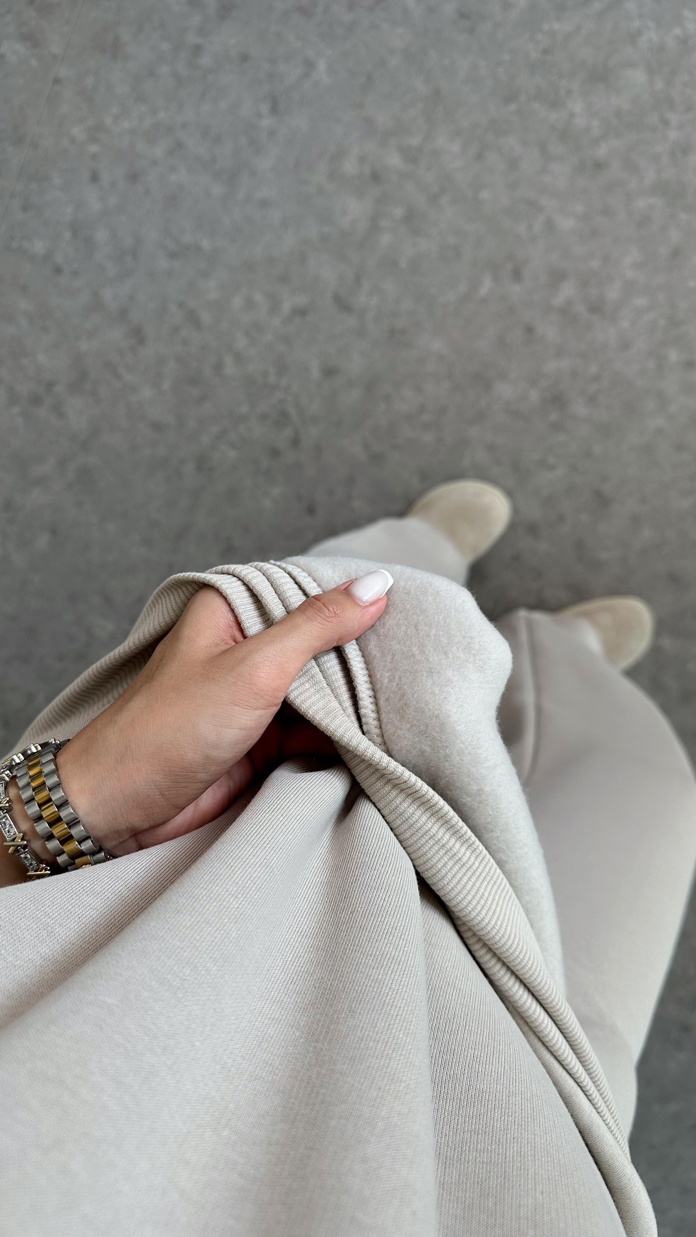 3 İplik Kol Dikişli Krem Basic Sweat