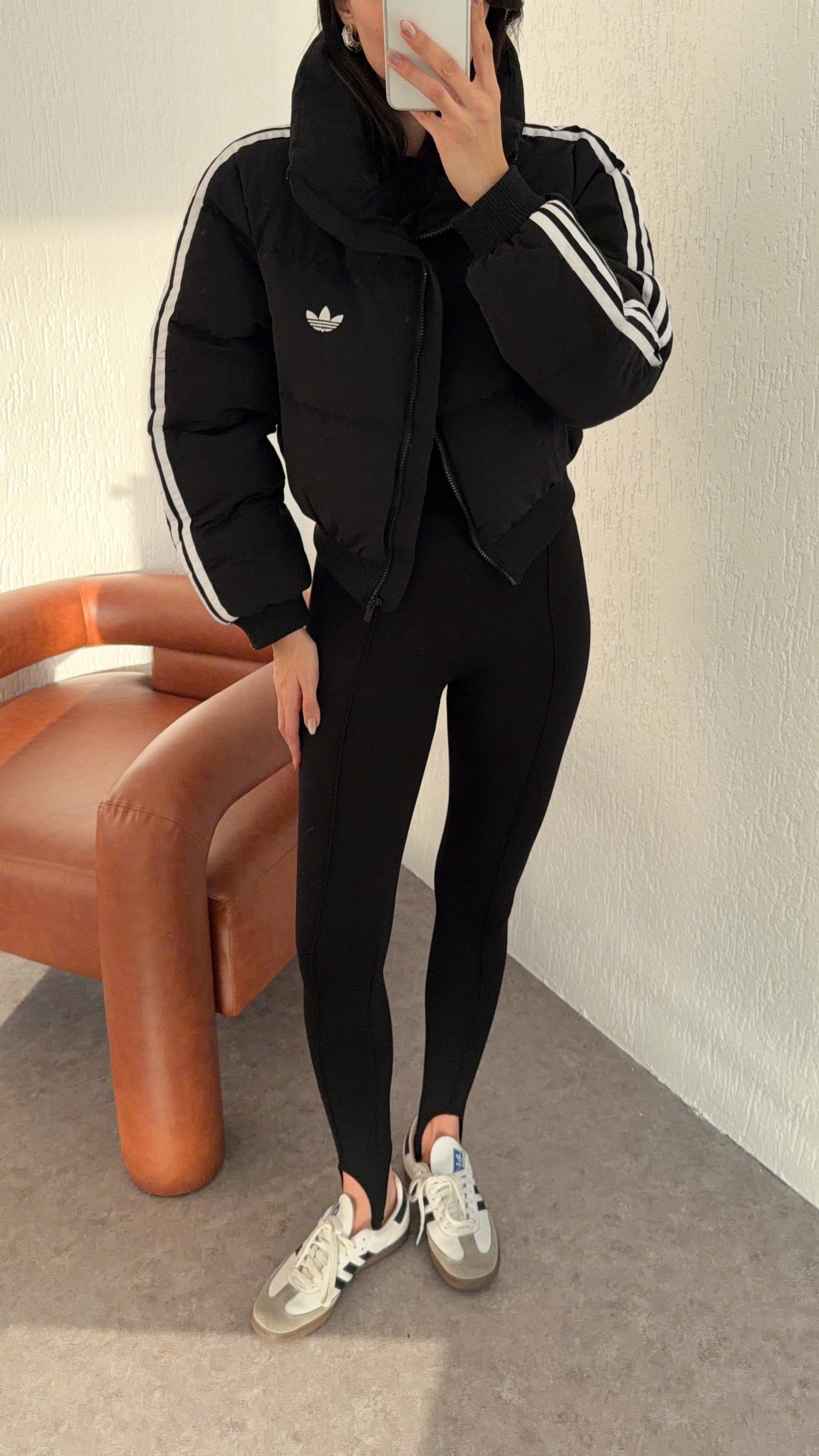 A Siyah Şişme Mont