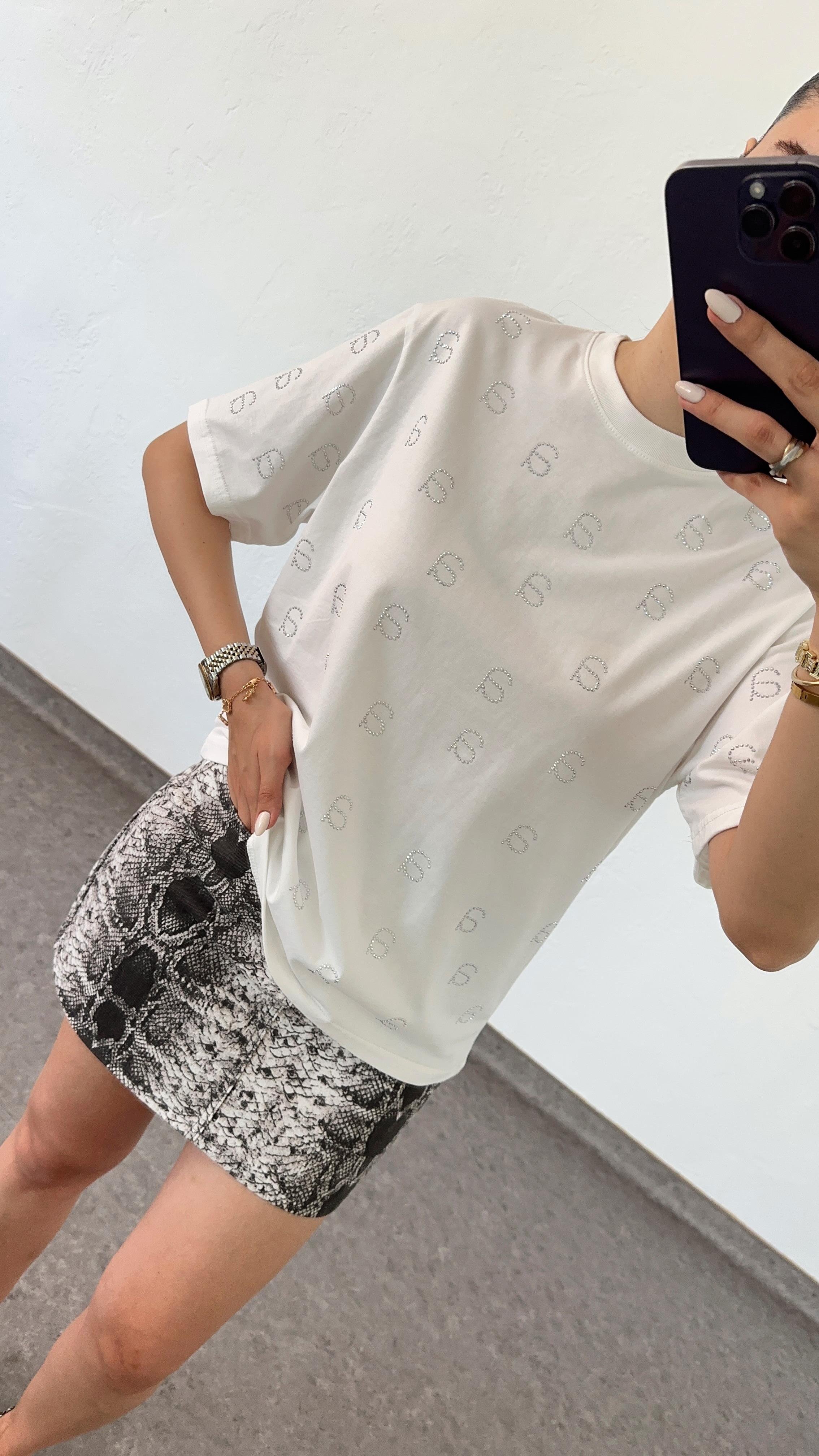 A Taşlı Beyaz Tshirt